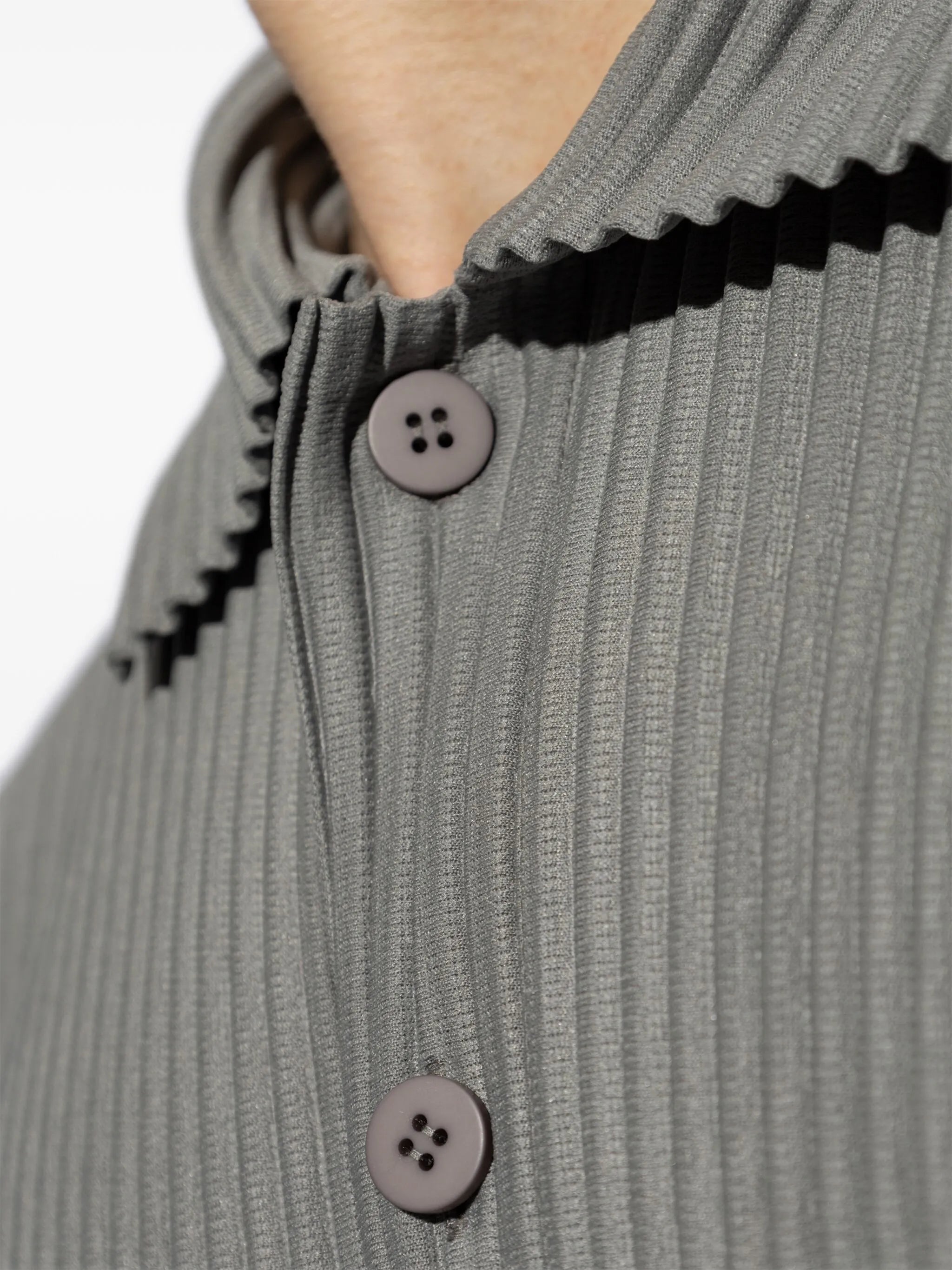 short-sleeve plissé polo shirt