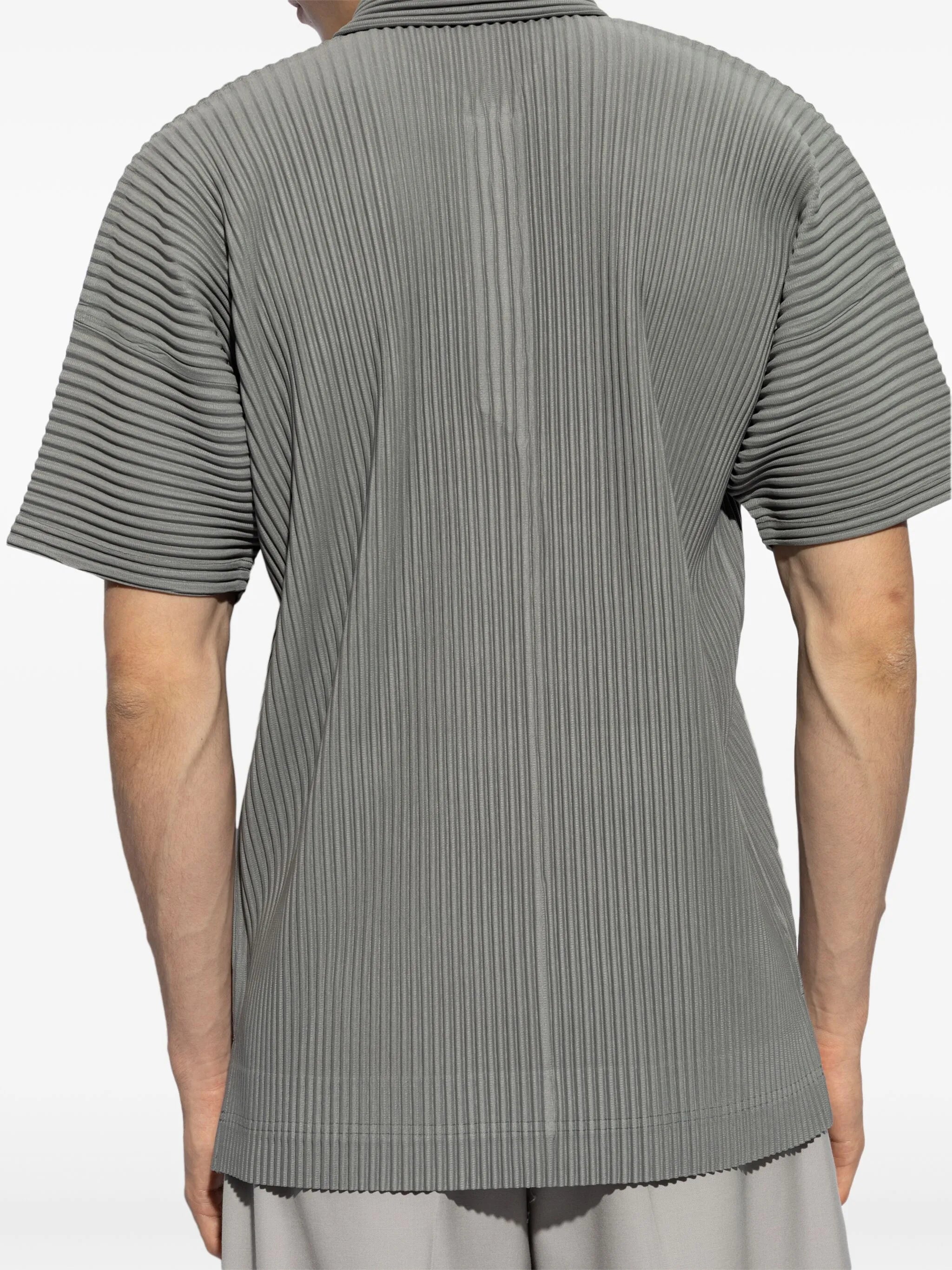 short-sleeve plissé polo shirt