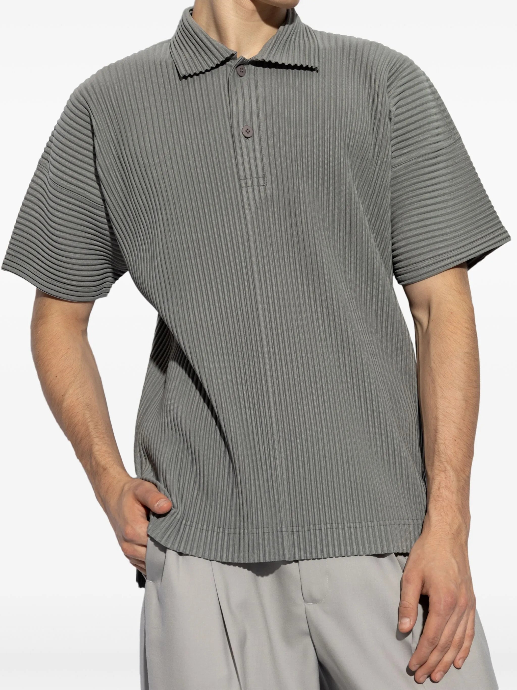 short-sleeve plissé polo shirt