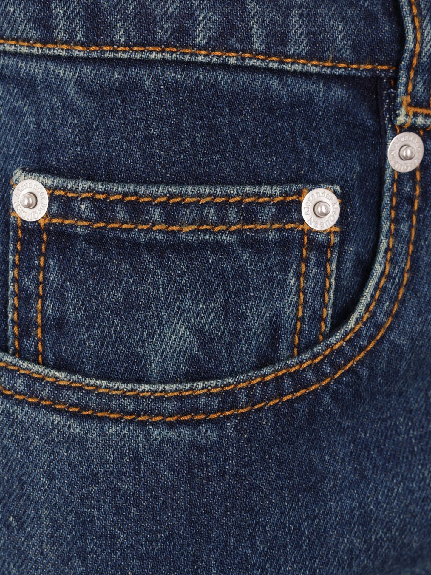 straigh-leg mid-rise jeans