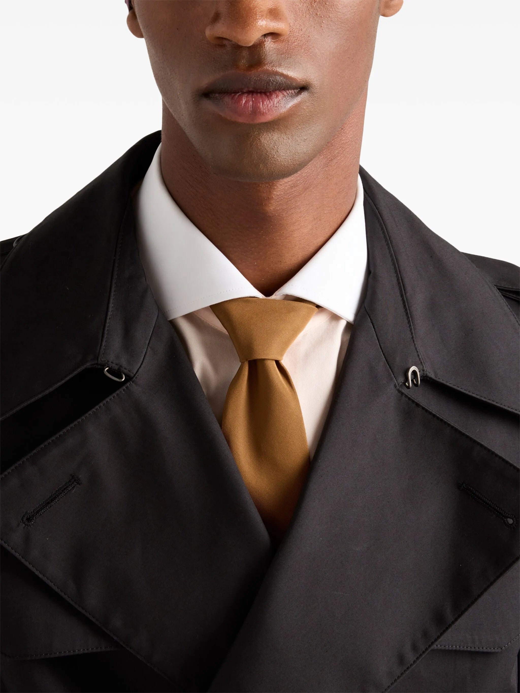 pointed-tip silk tie