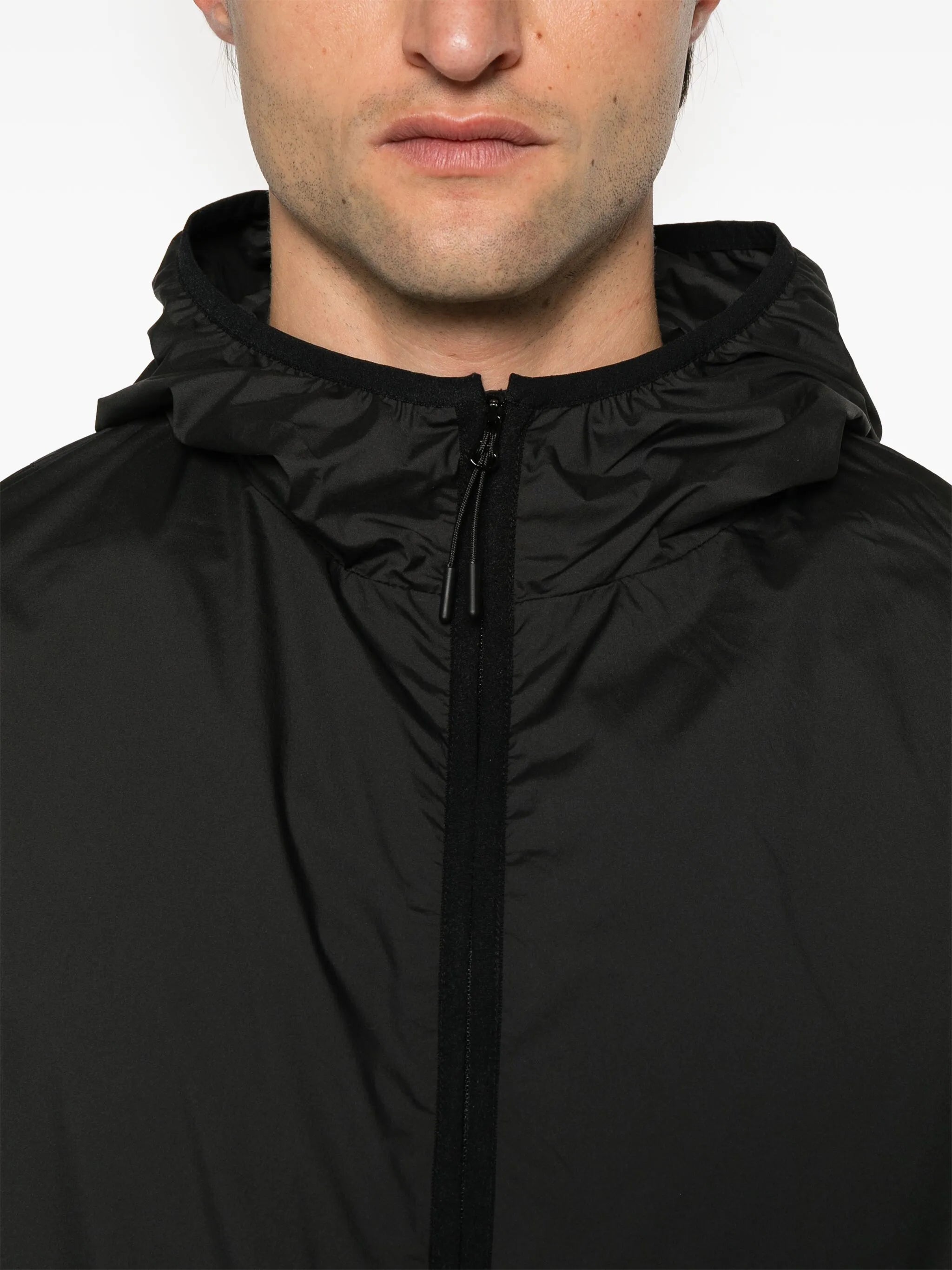windproof hooded jacket