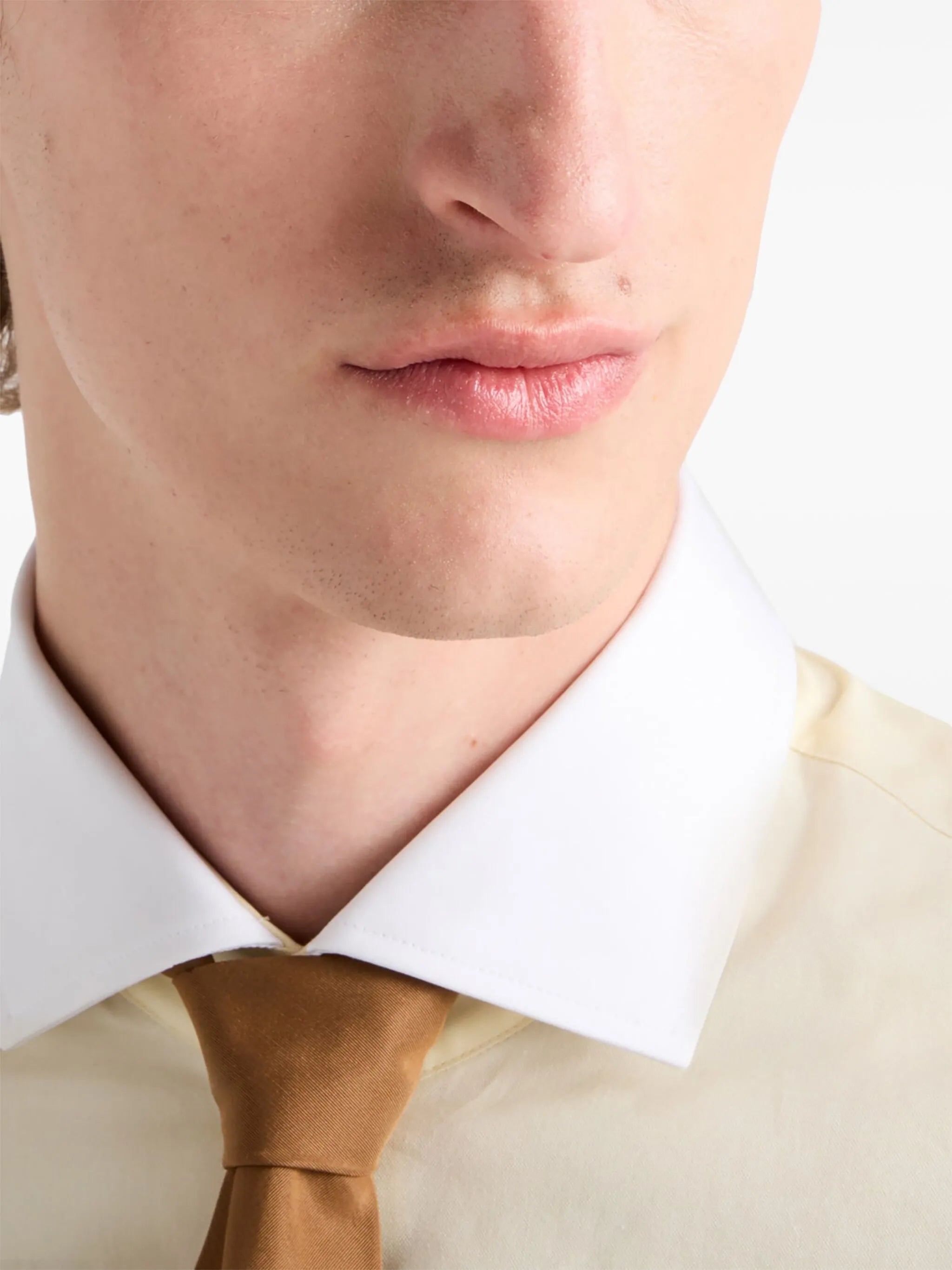 contrasting-collar cotton shirt