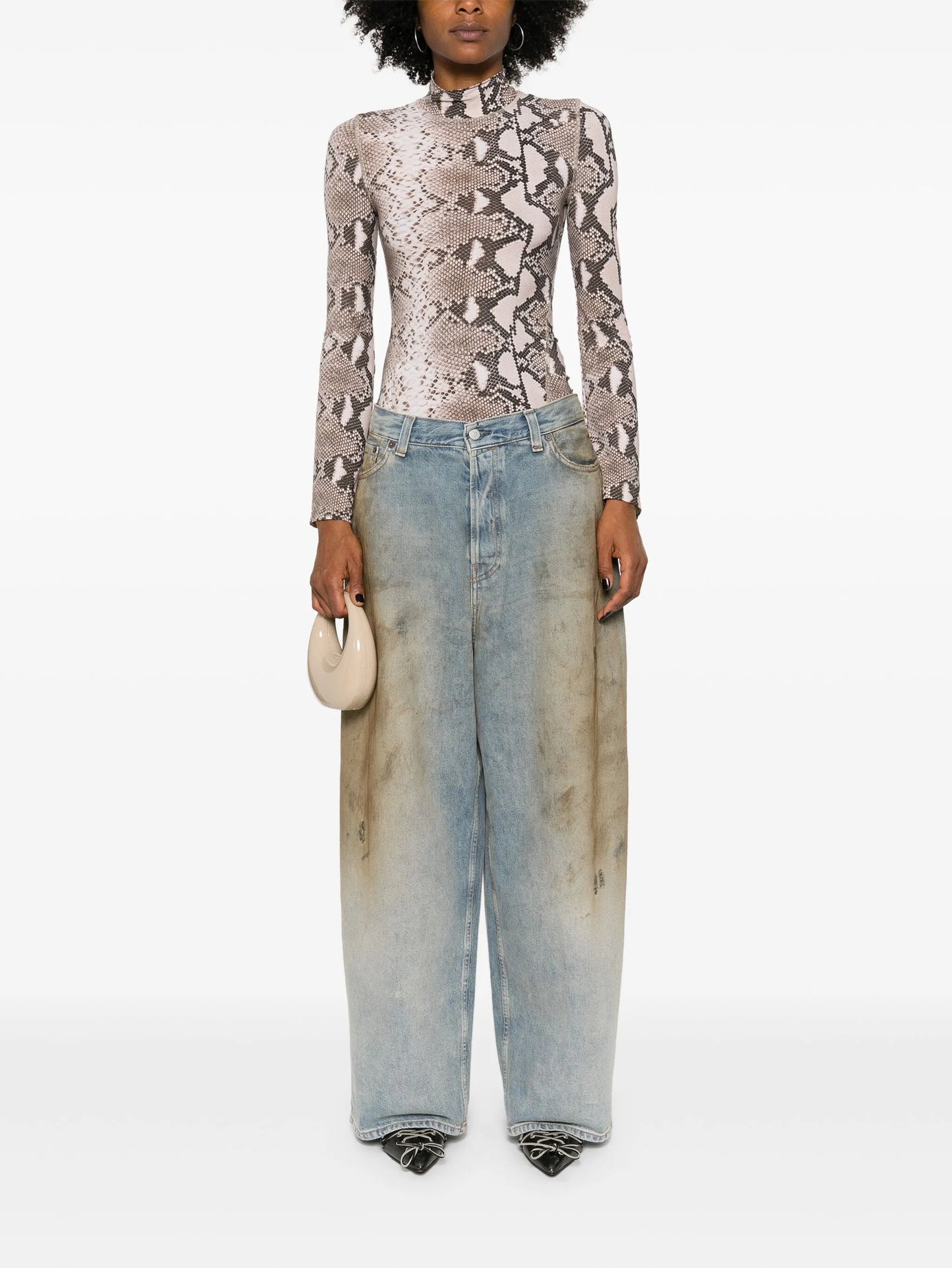 mid-rise wide-leg jeans