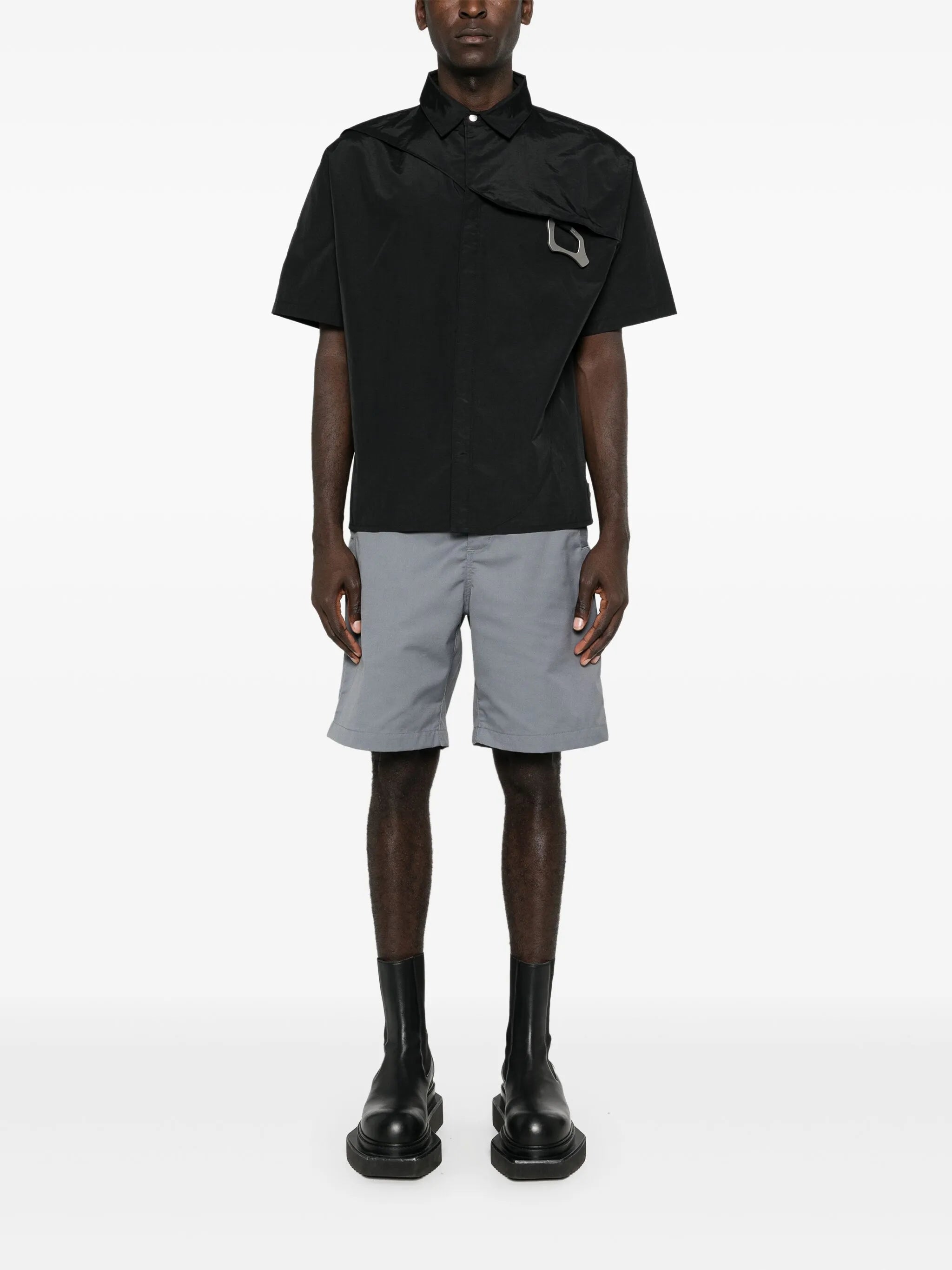 carabiner-detail short-sleeve shirt
