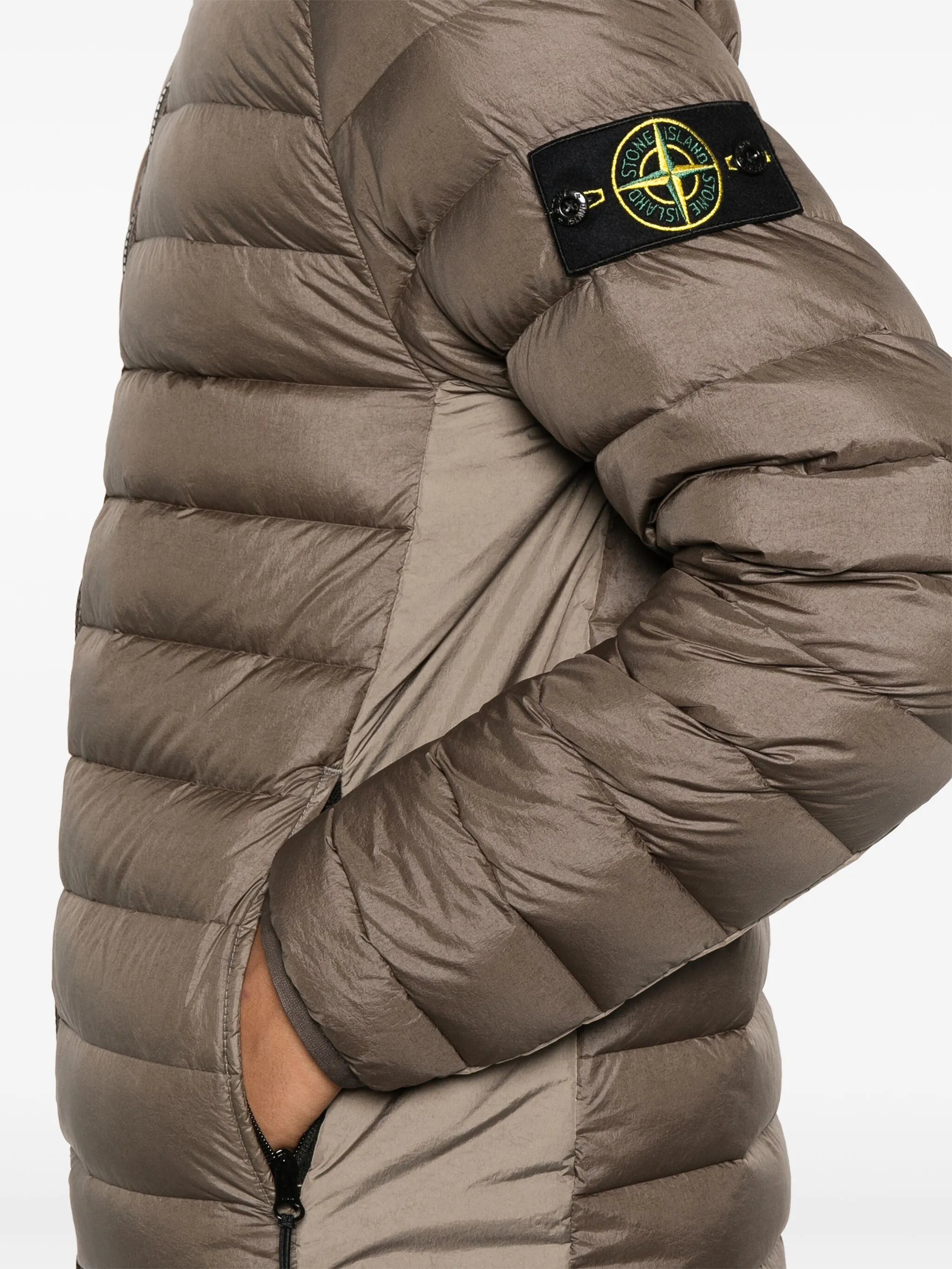 Compass-badge puffer jacket