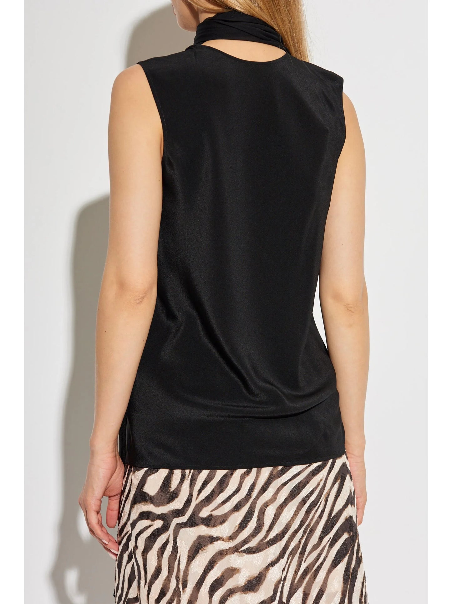 scarf sleeveless top