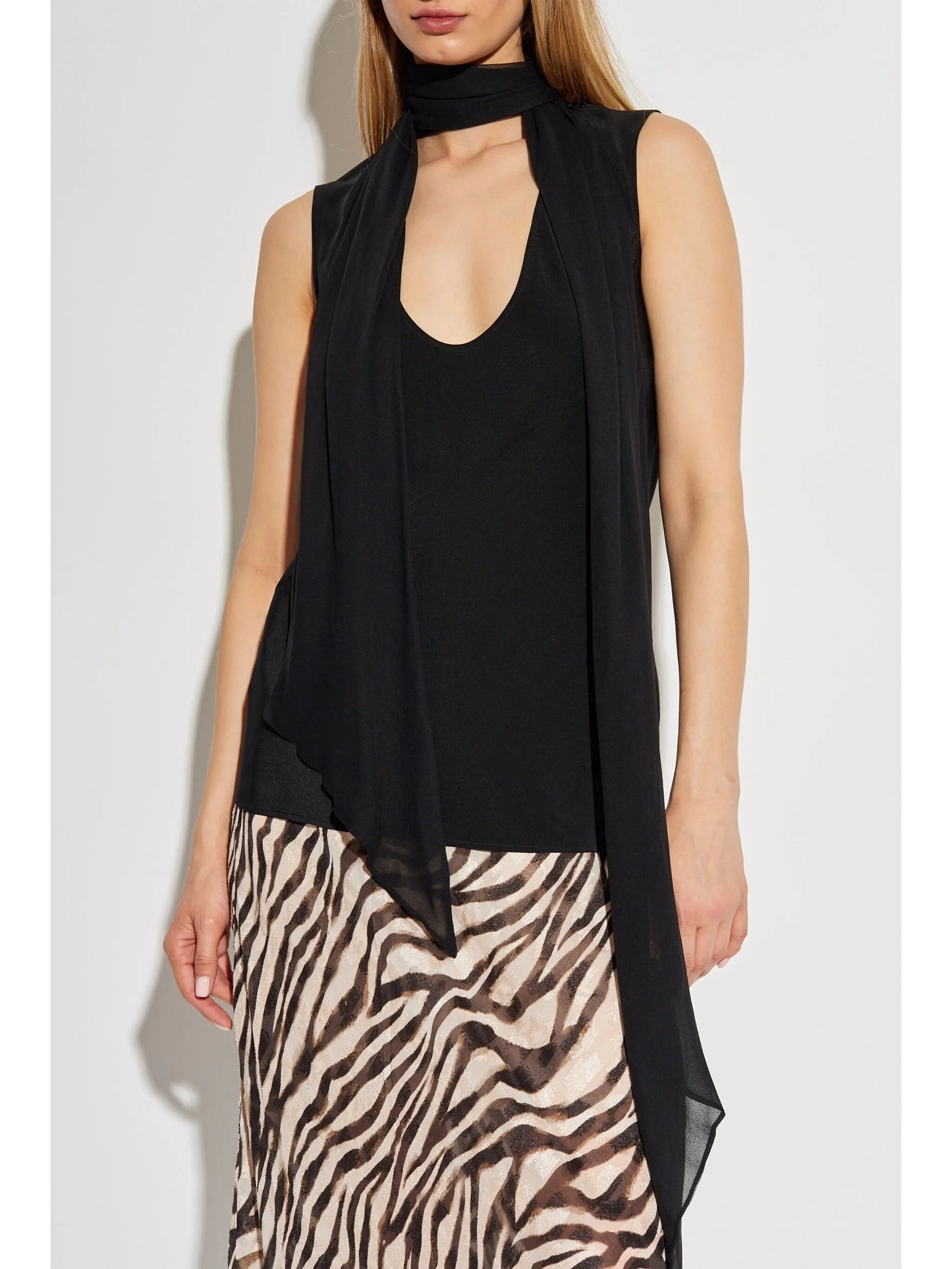 scarf sleeveless top