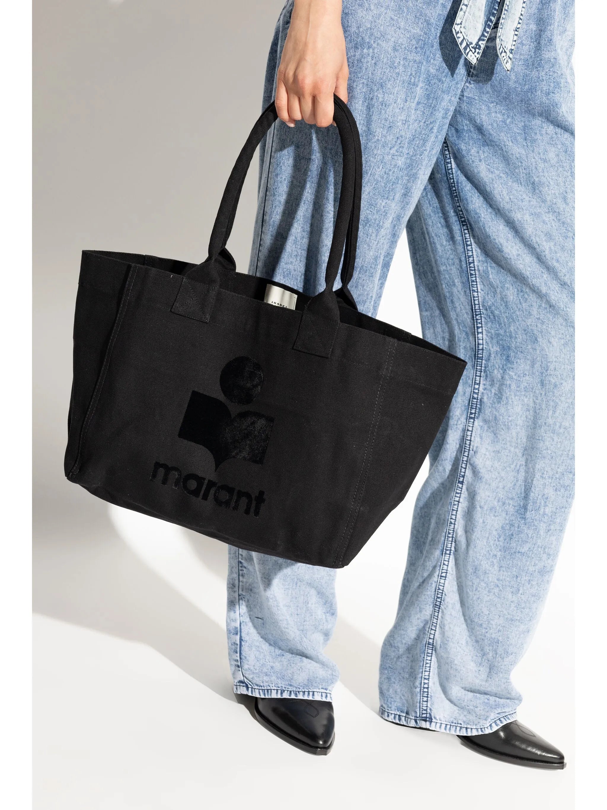 Yenky zipped bag