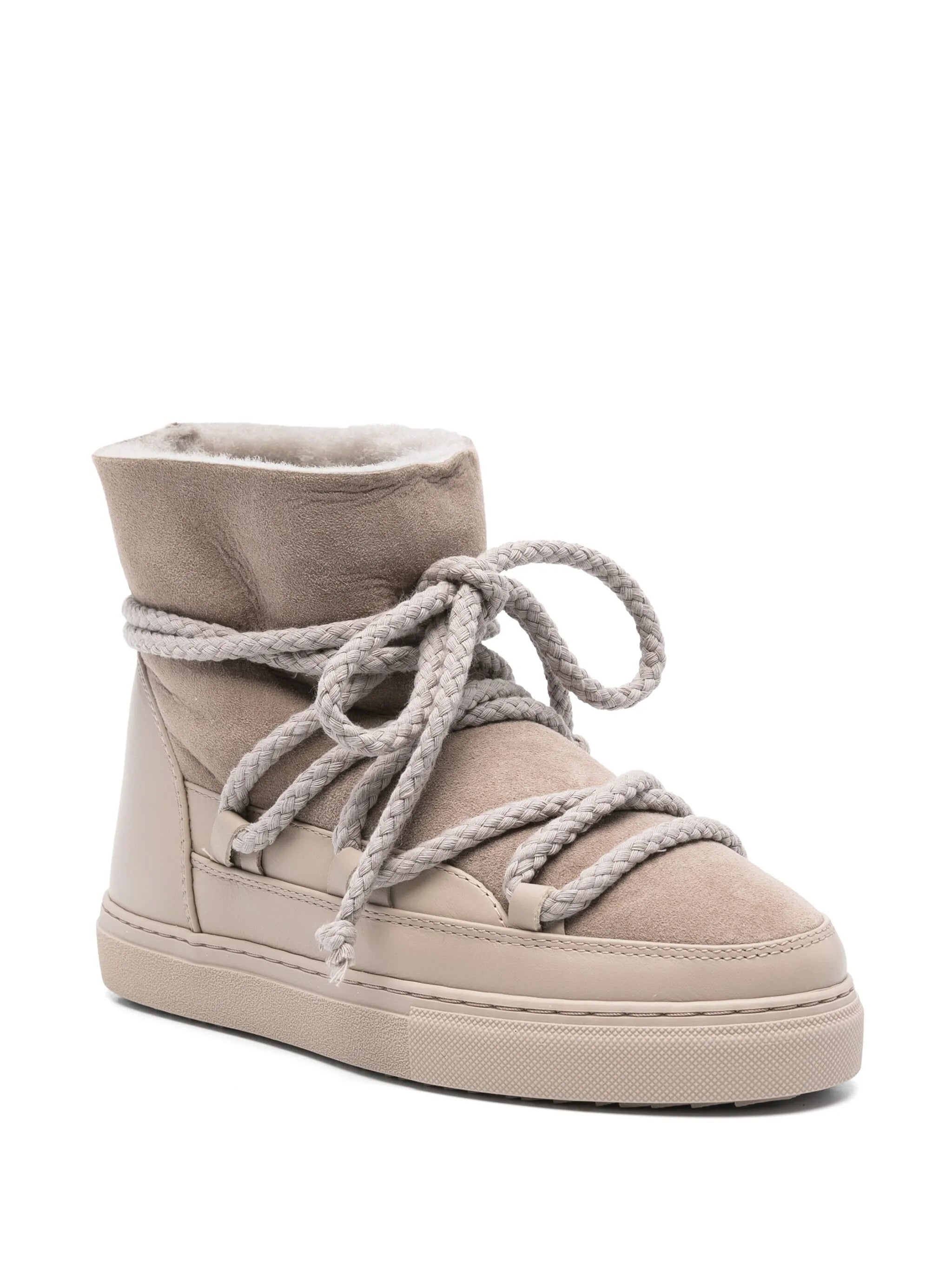 Classic snow boots