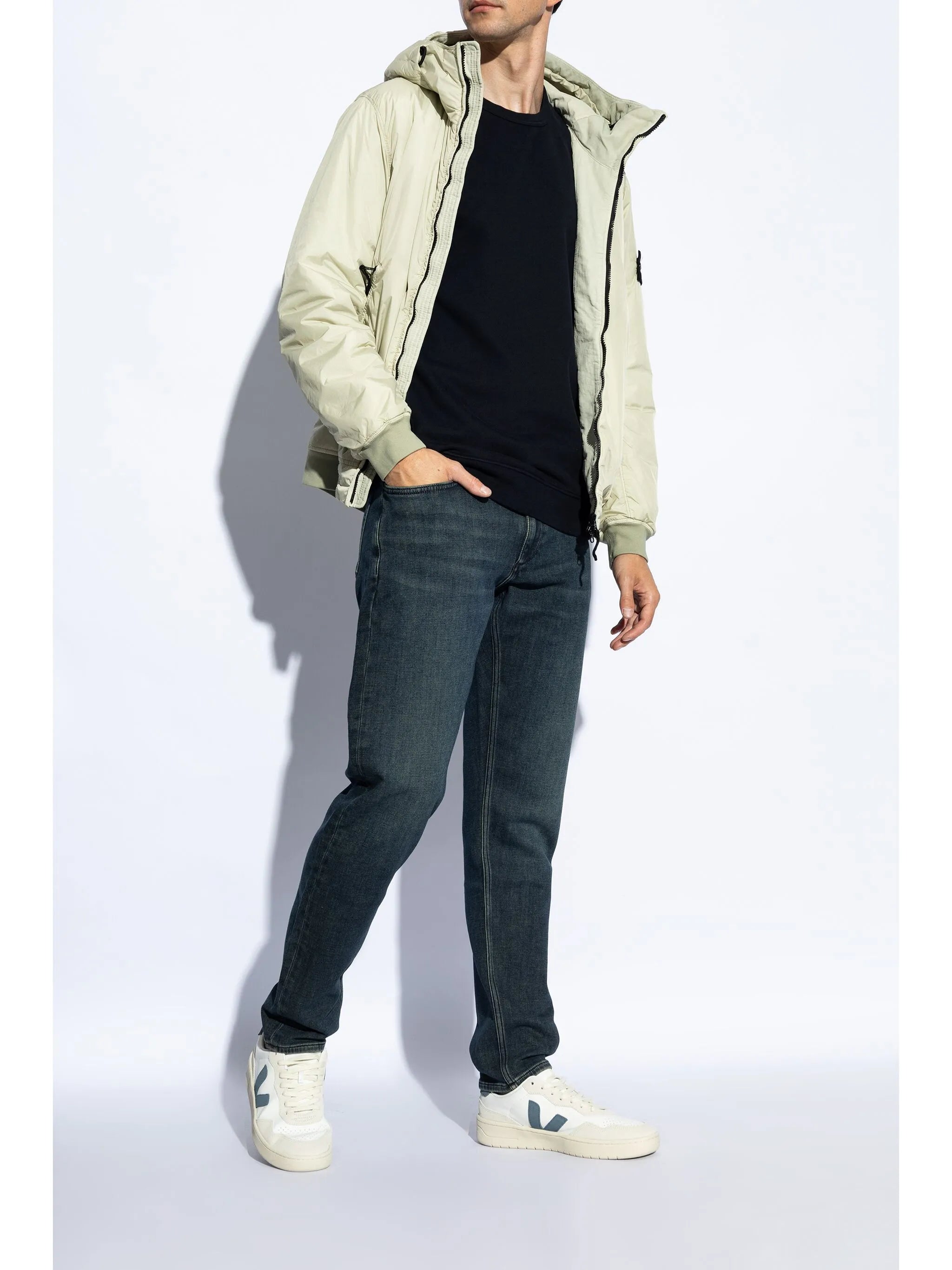 V-90 sneakers