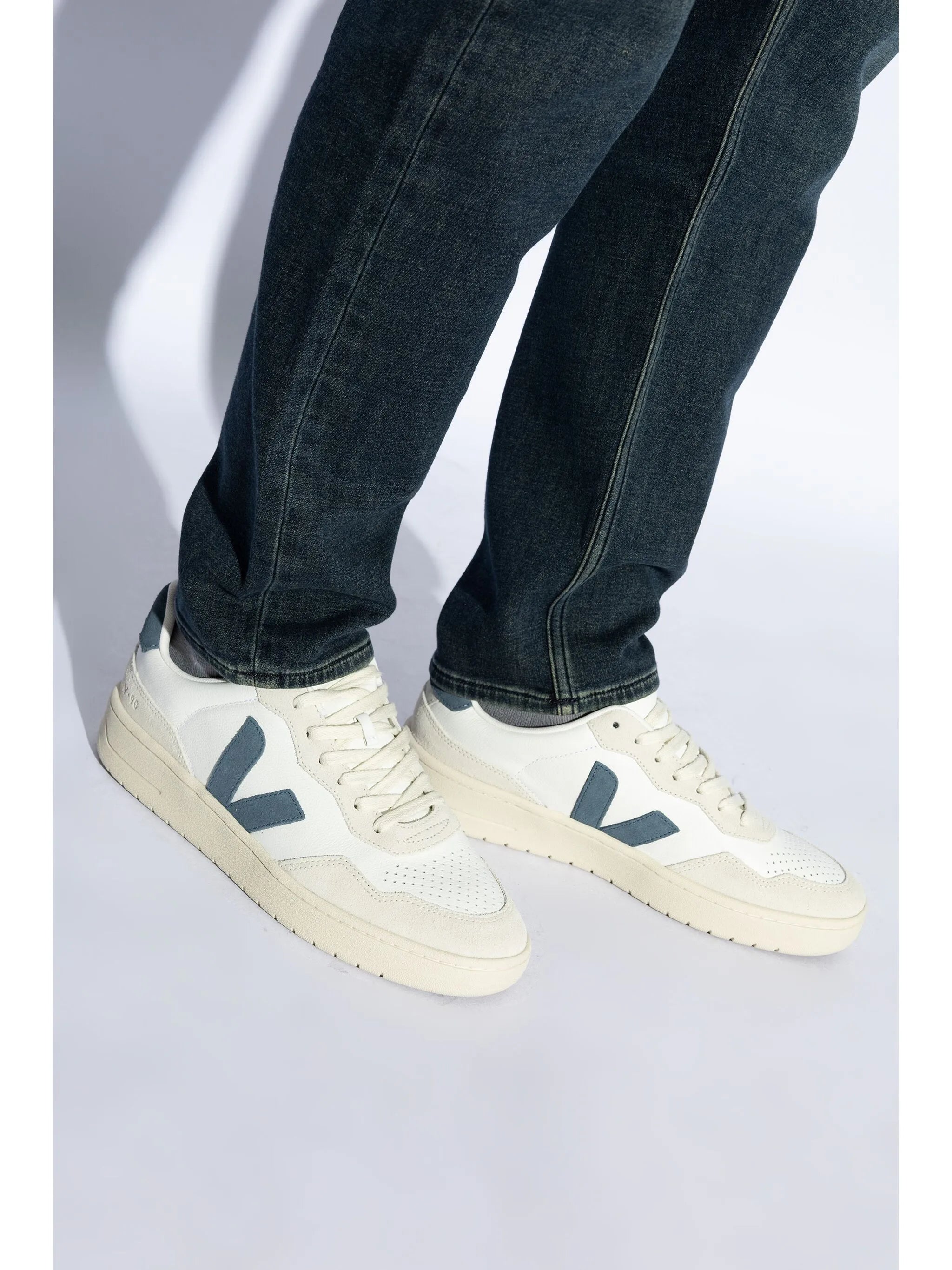 V-90 sneakers