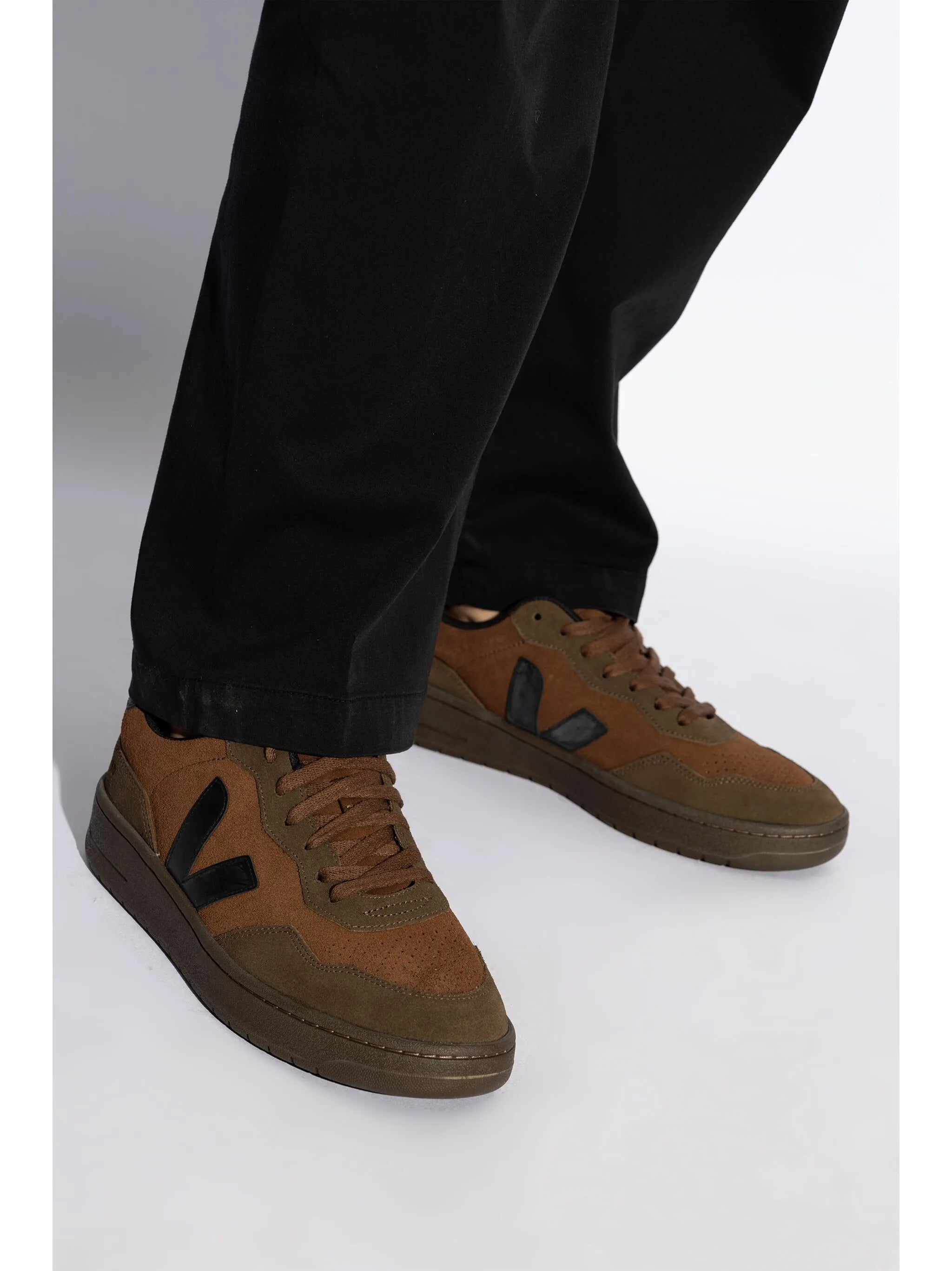 V-90 sneakers