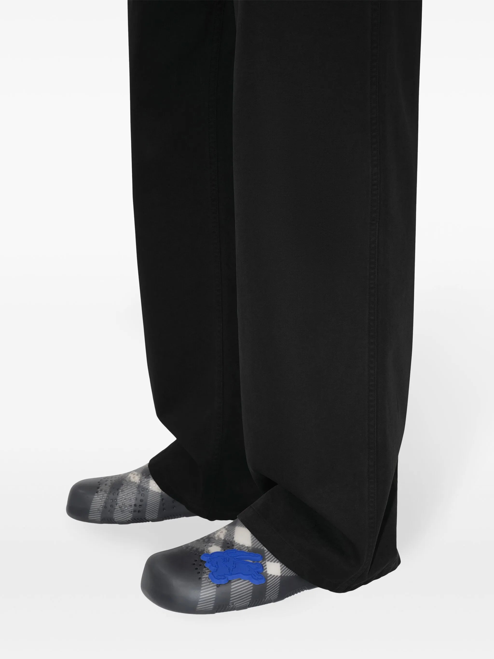 Stingray check clogs
