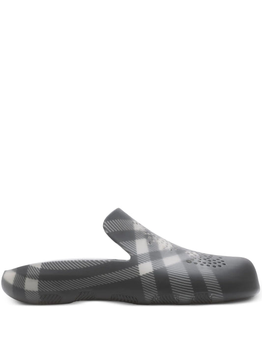 Stingray check clogs