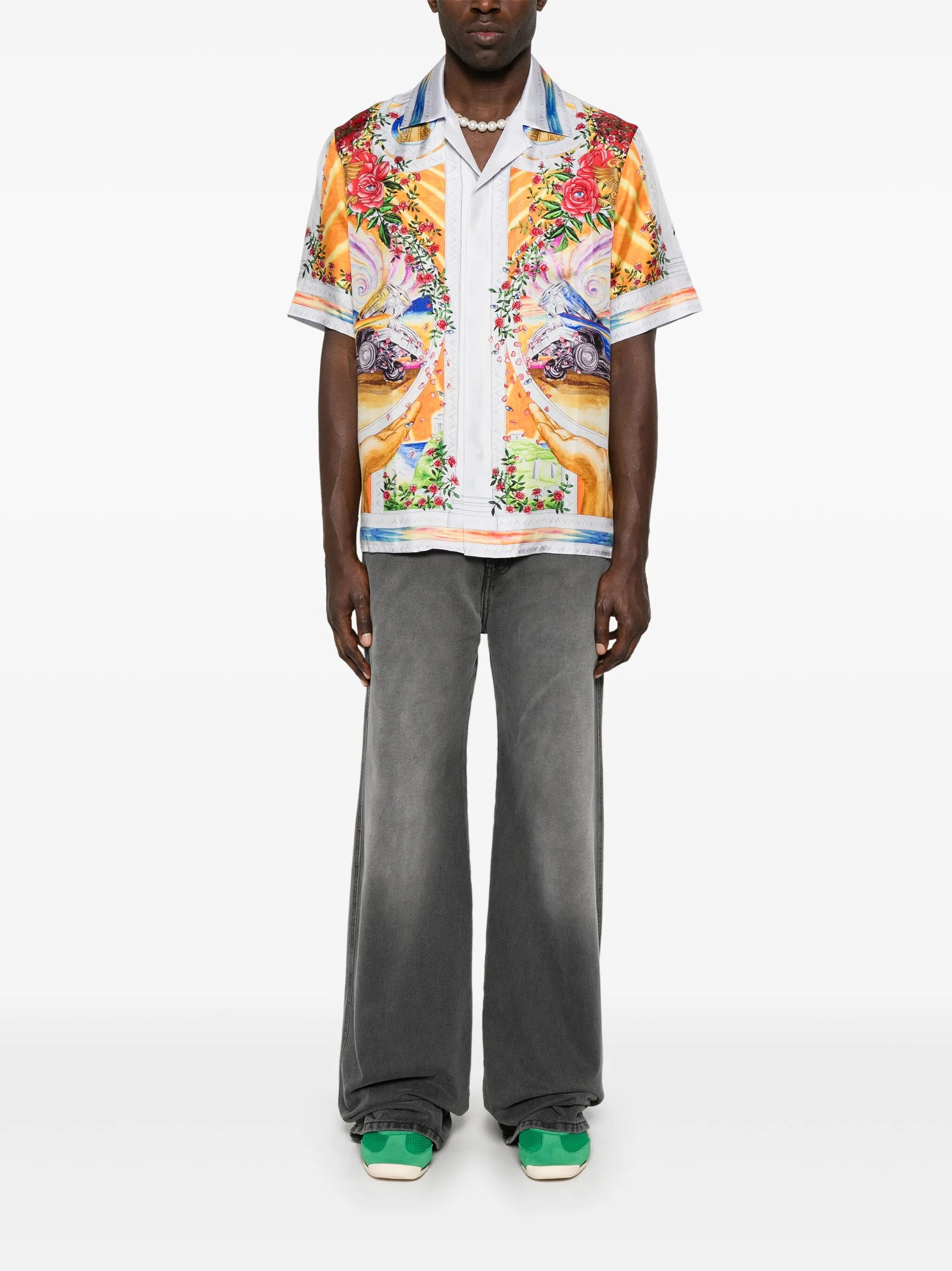 graphic-print shirt