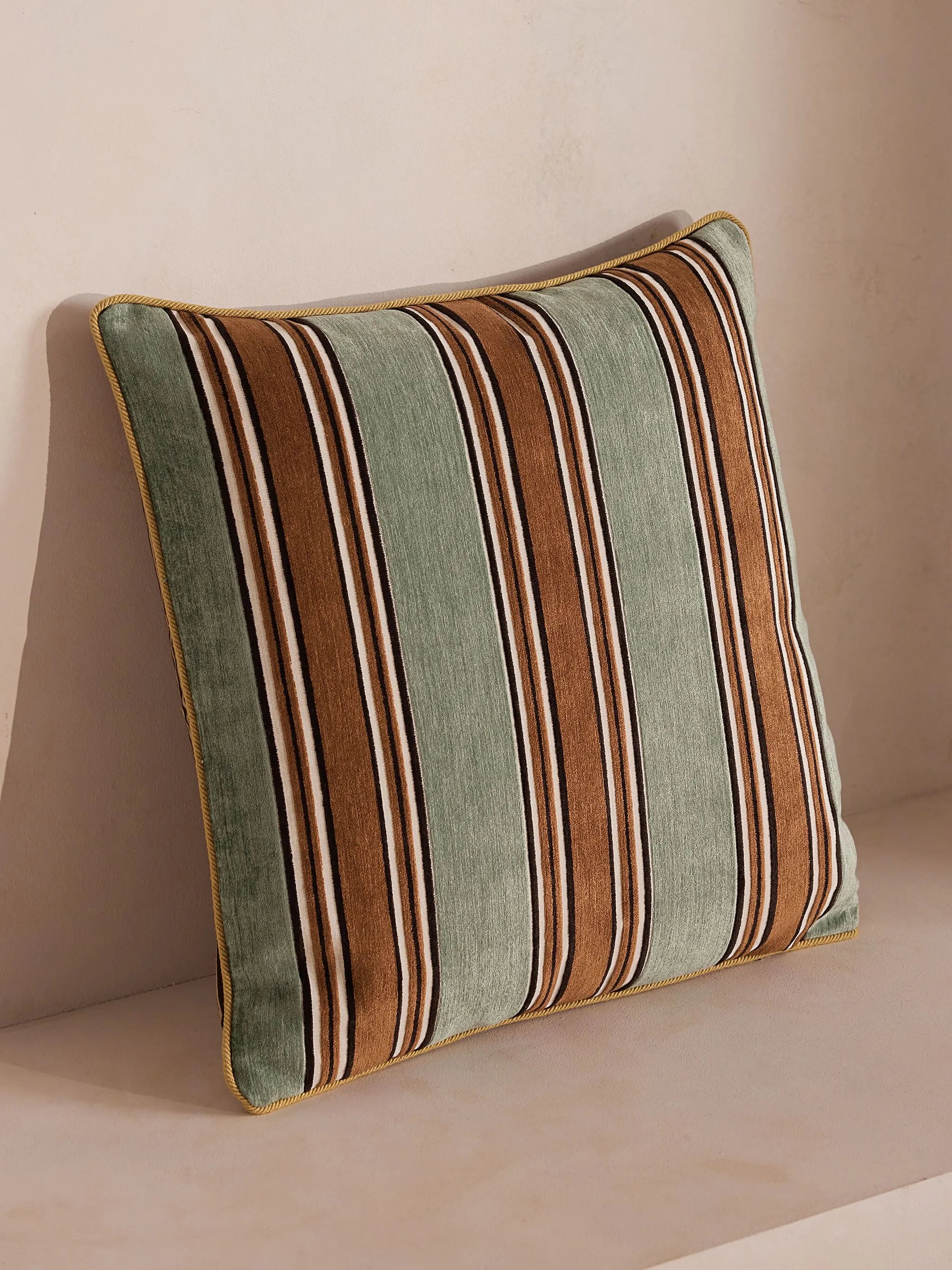 Regency cushion (50cm x 50cm)