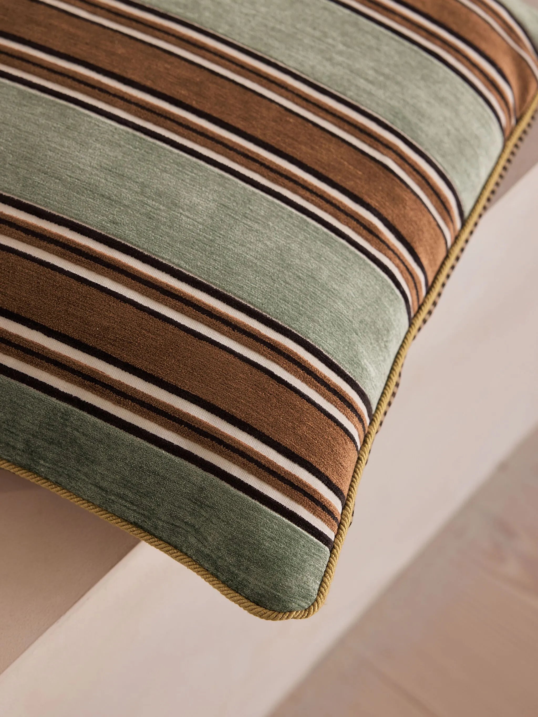 Regency cushion (50cm x 50cm)