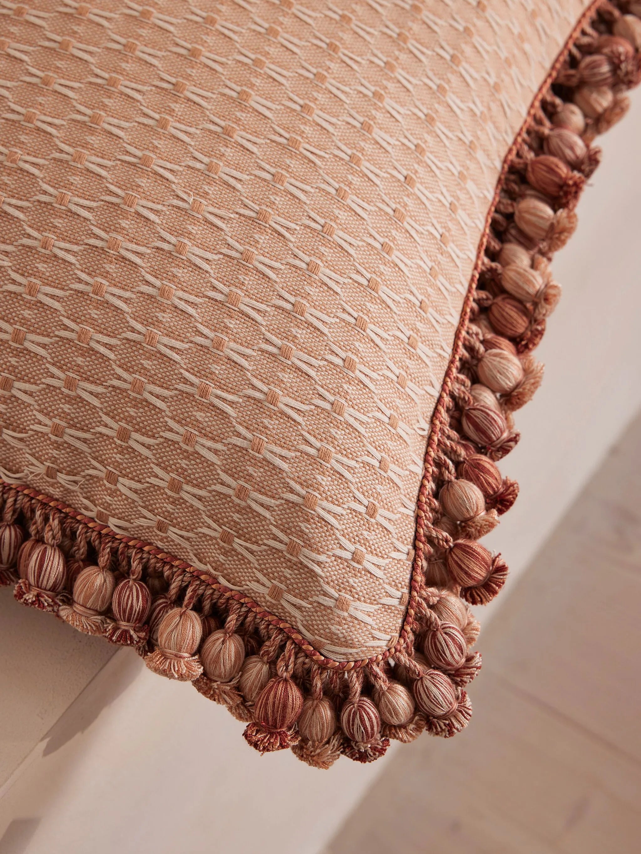 Lera cushion (50cm x 50cm)