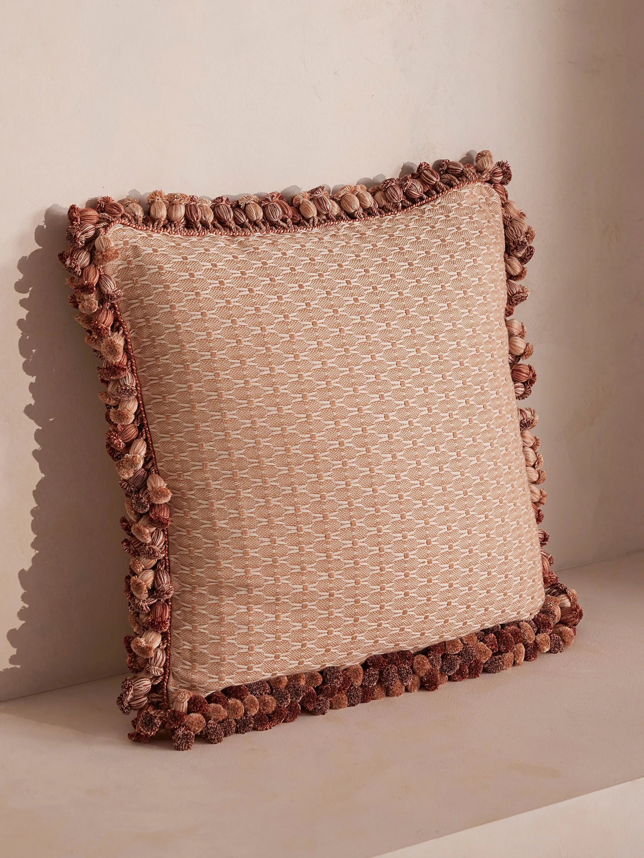 Lera cushion (50cm x 50cm)