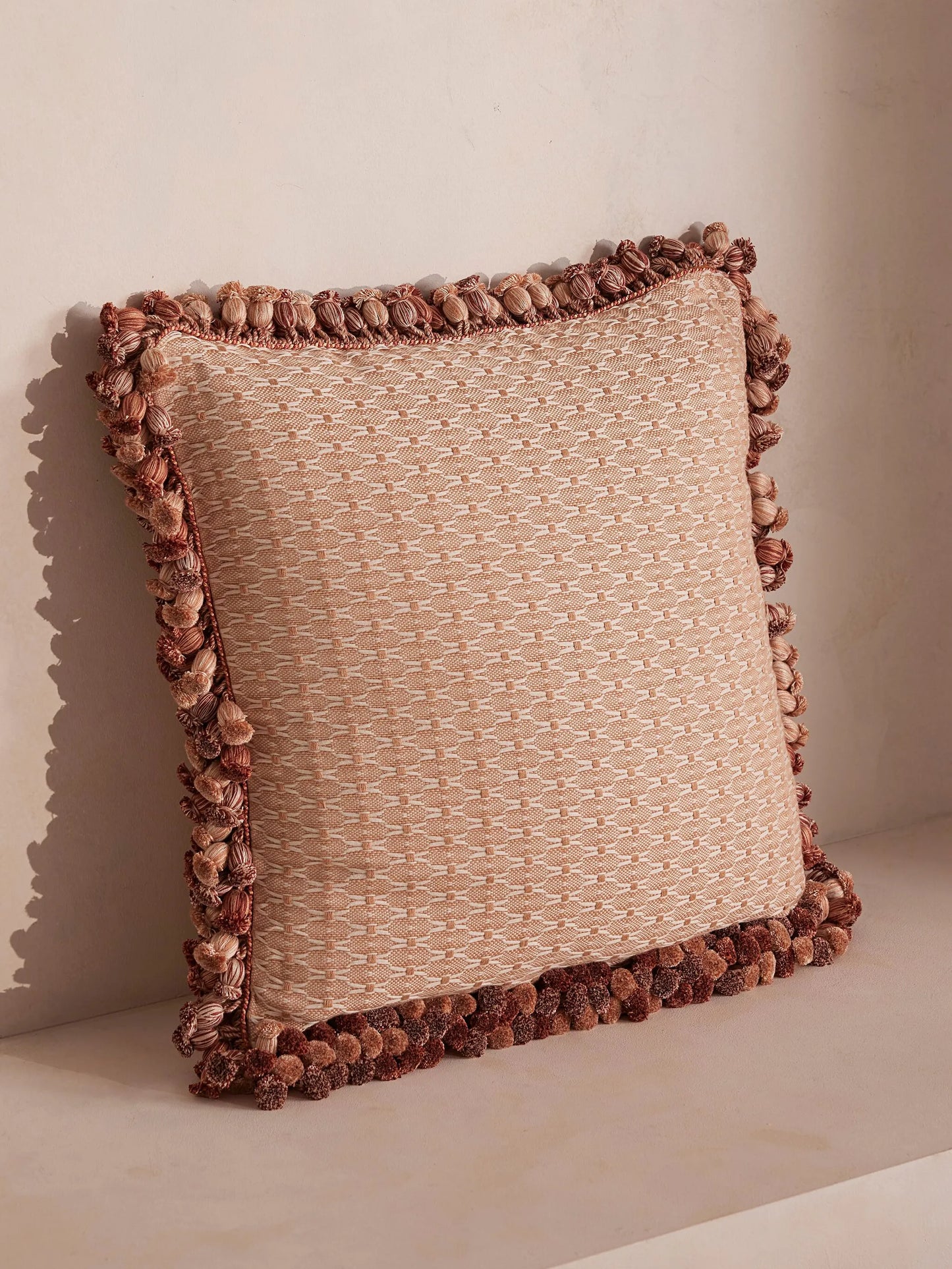 Lera cushion (50cm x 50cm)