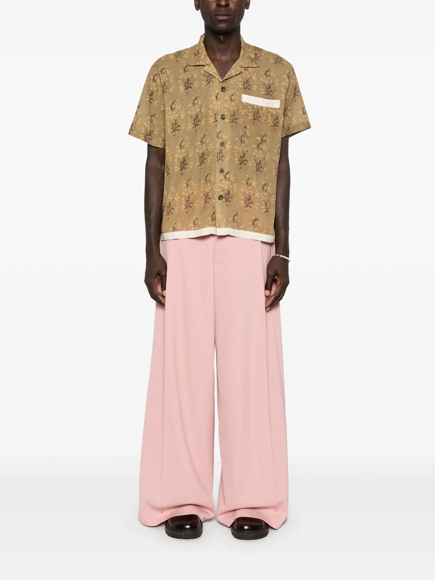 graphic-print shirt