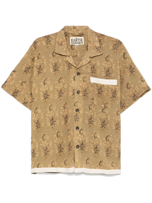 graphic-print shirt