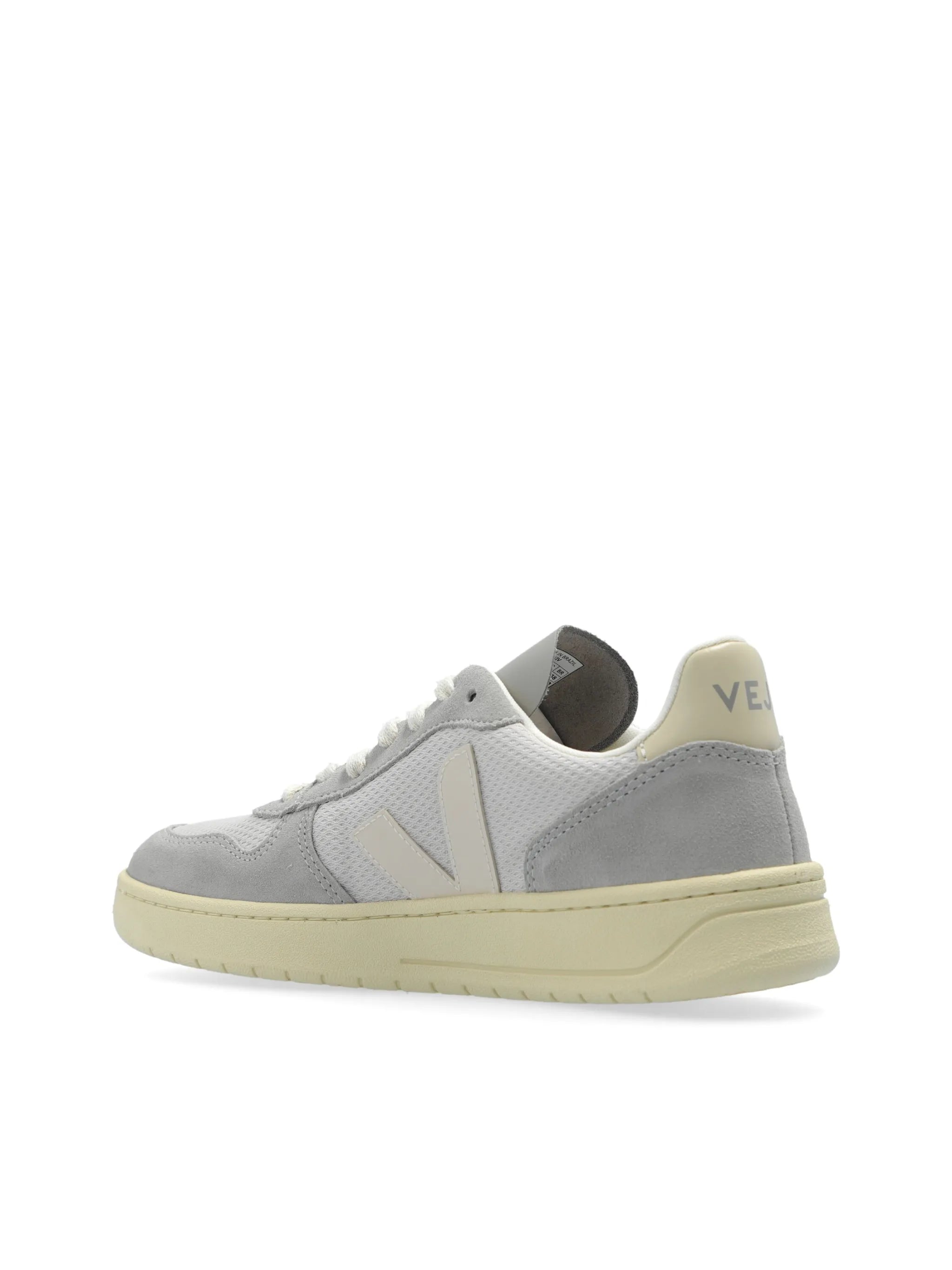 V-10 sneakers