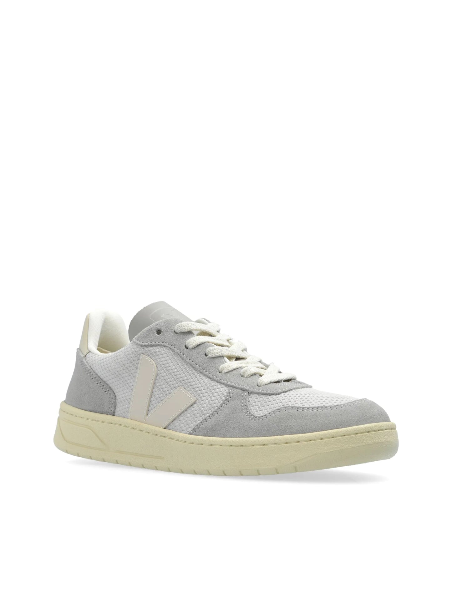 V-10 sneakers