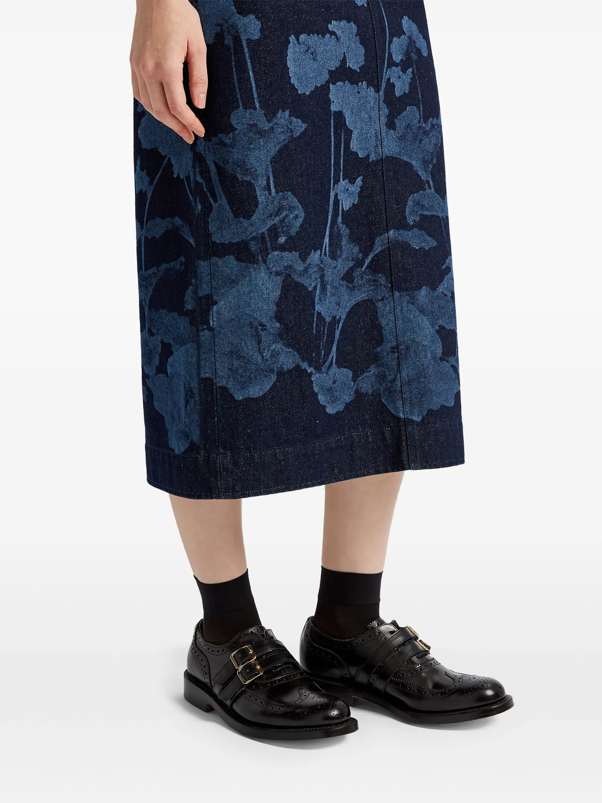 sleeveless midi dress