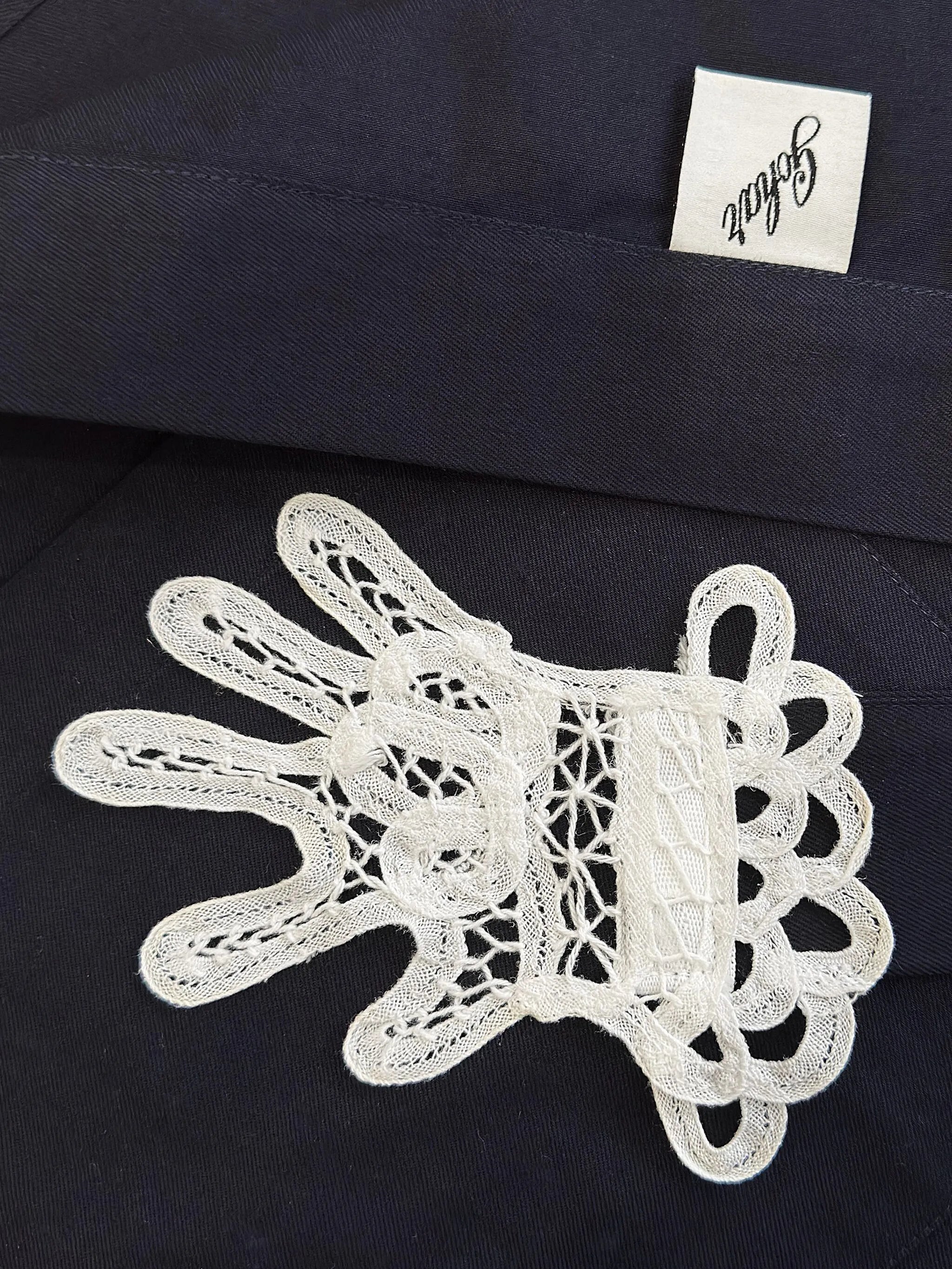 mini Lace Hands apron