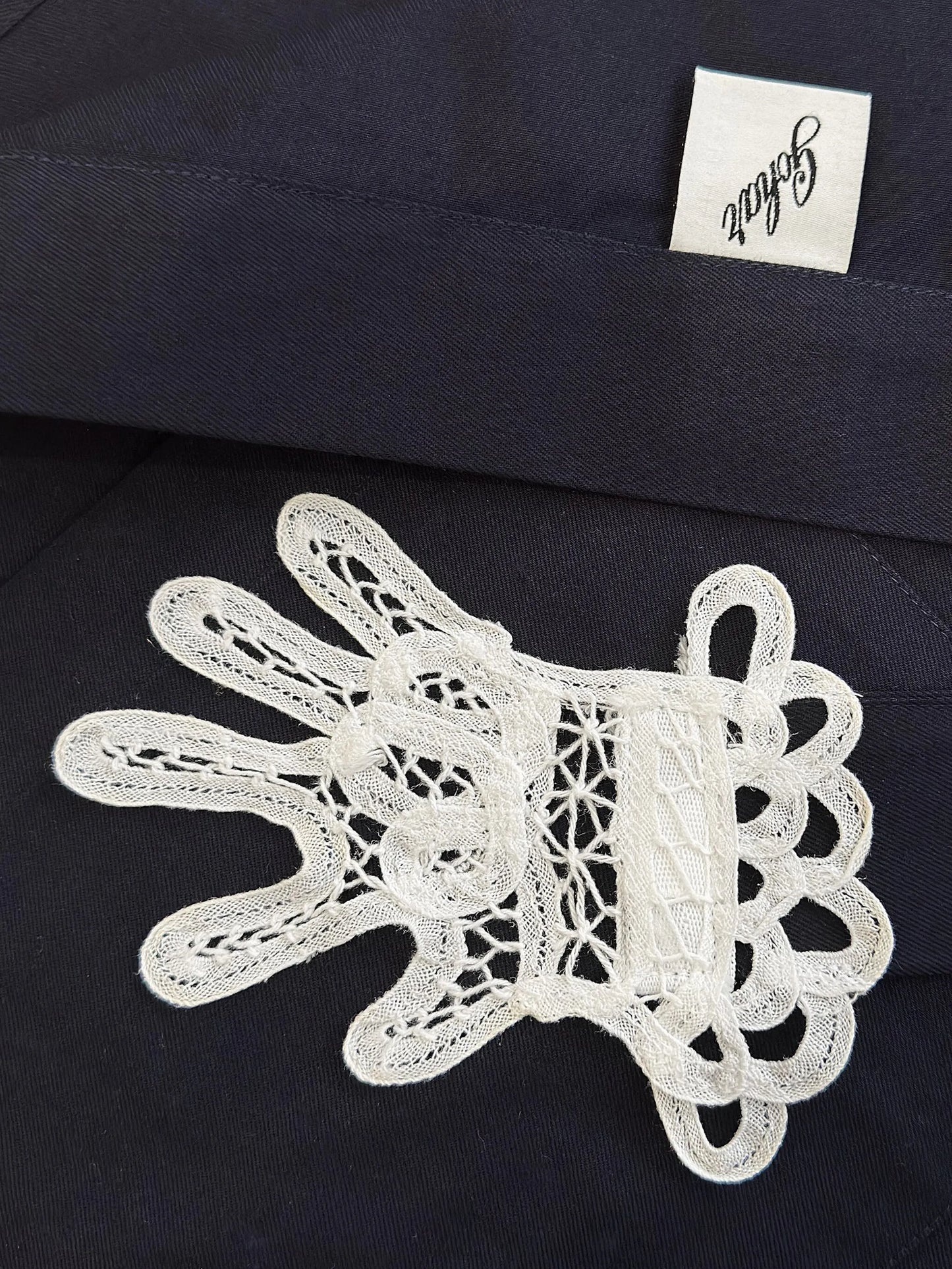 mini Lace Hands apron