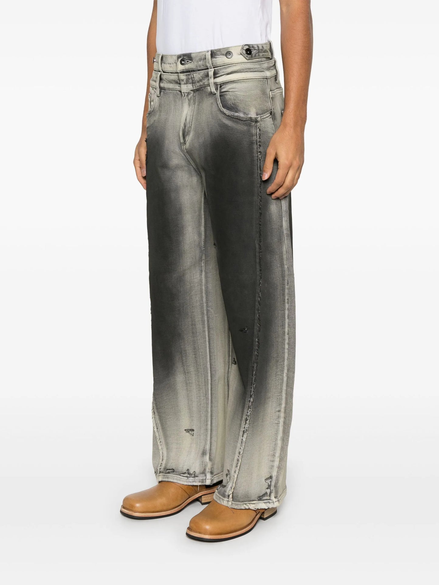 washed-effect jeans