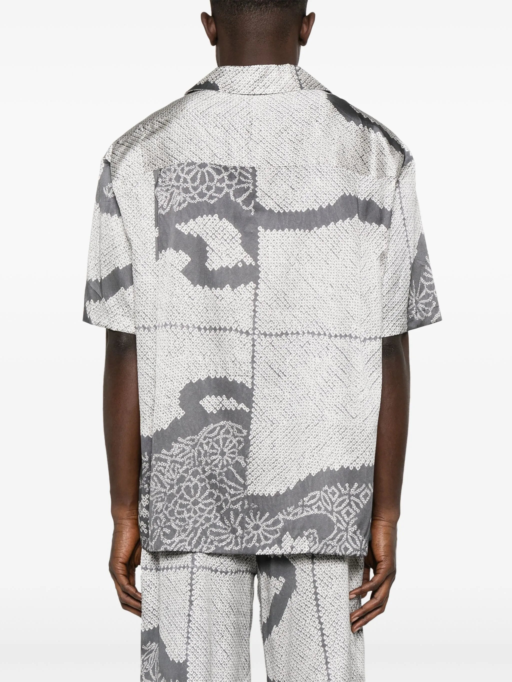 graphic-print shirt