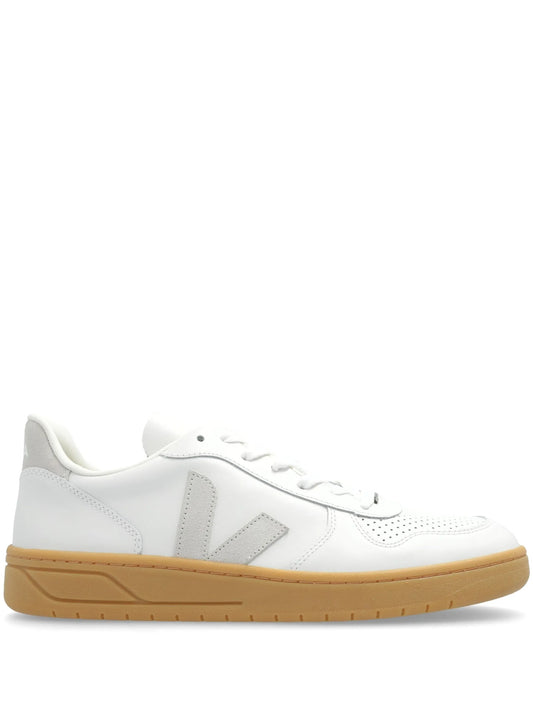 V-10 sneakers