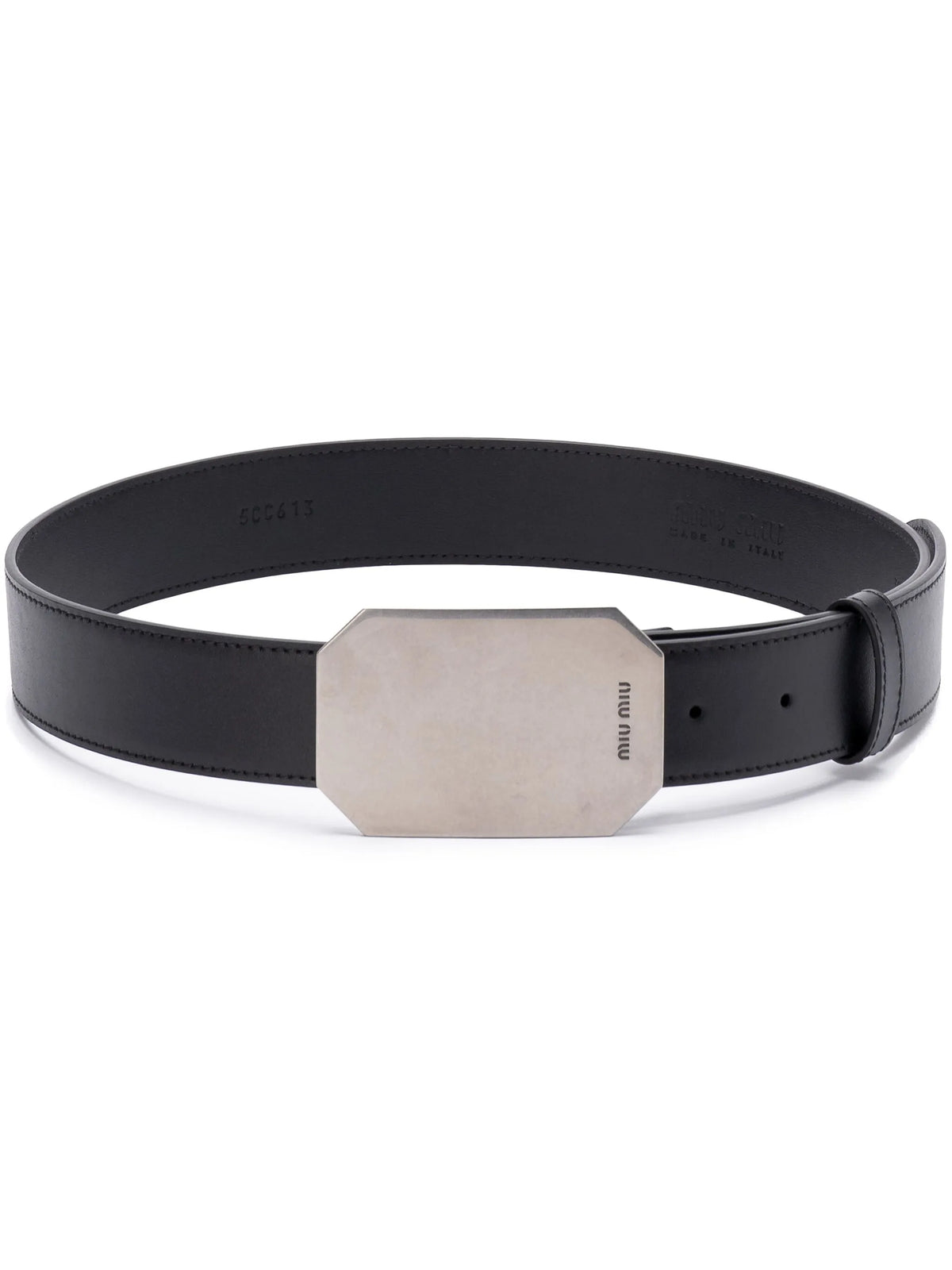 buckle-fastening leather belt