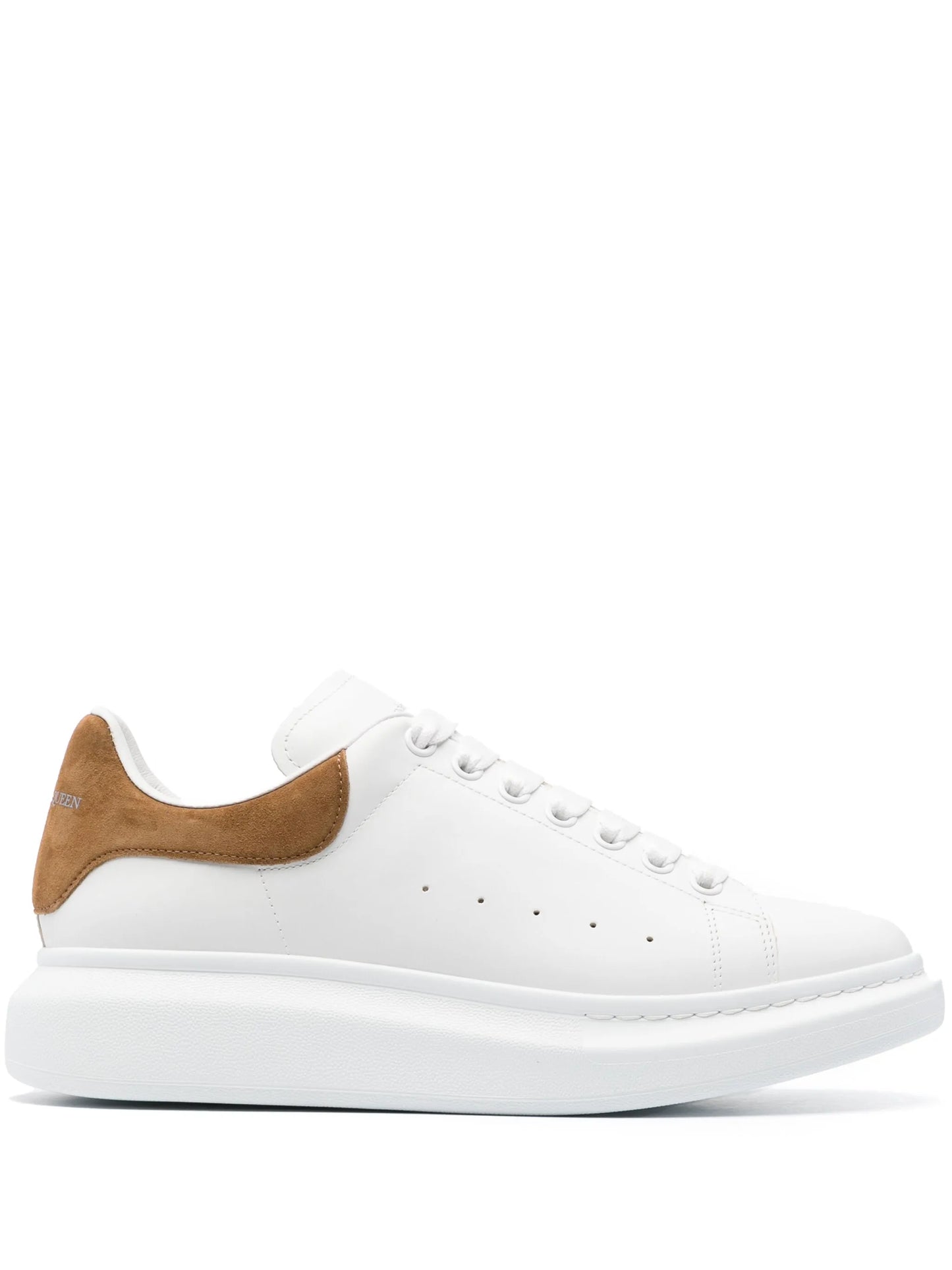 Court sneakers