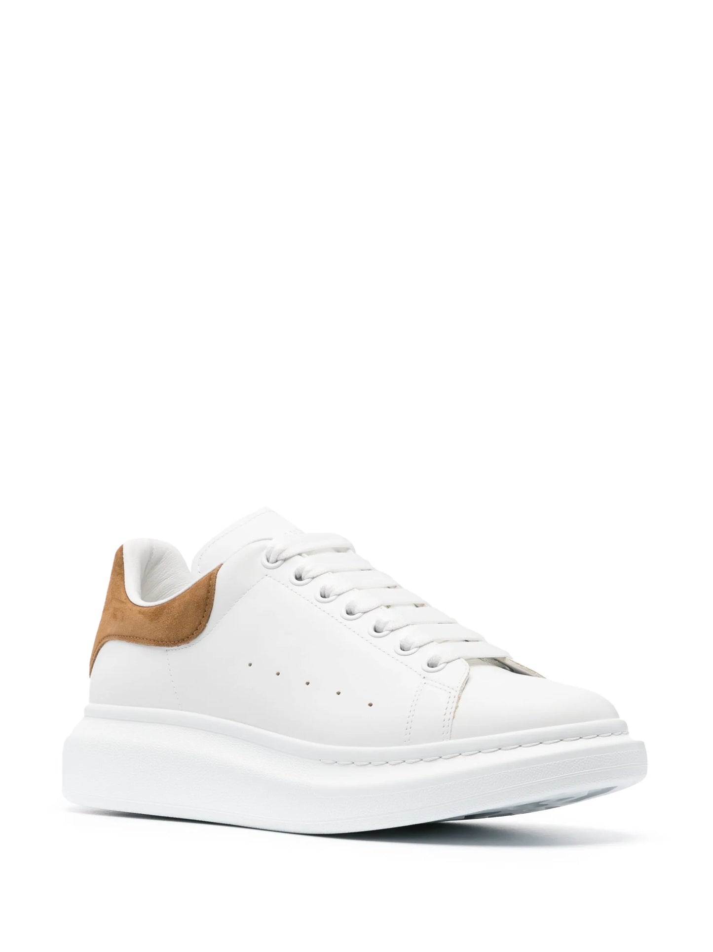 Court sneakers