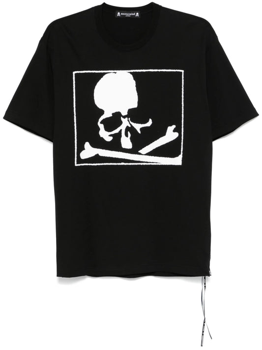 blurred skull-print T-shirt