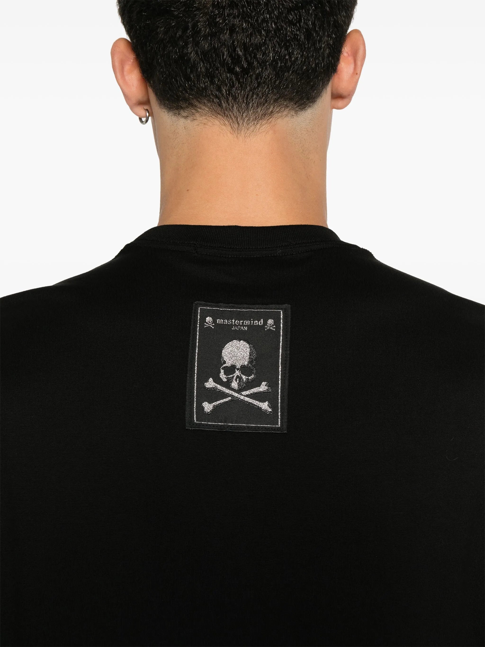 blurred skull-print T-shirt