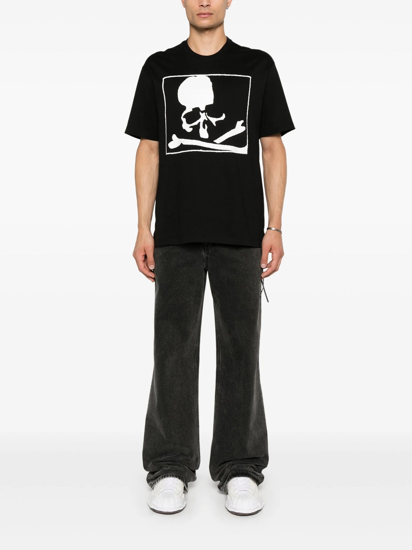 blurred skull-print T-shirt