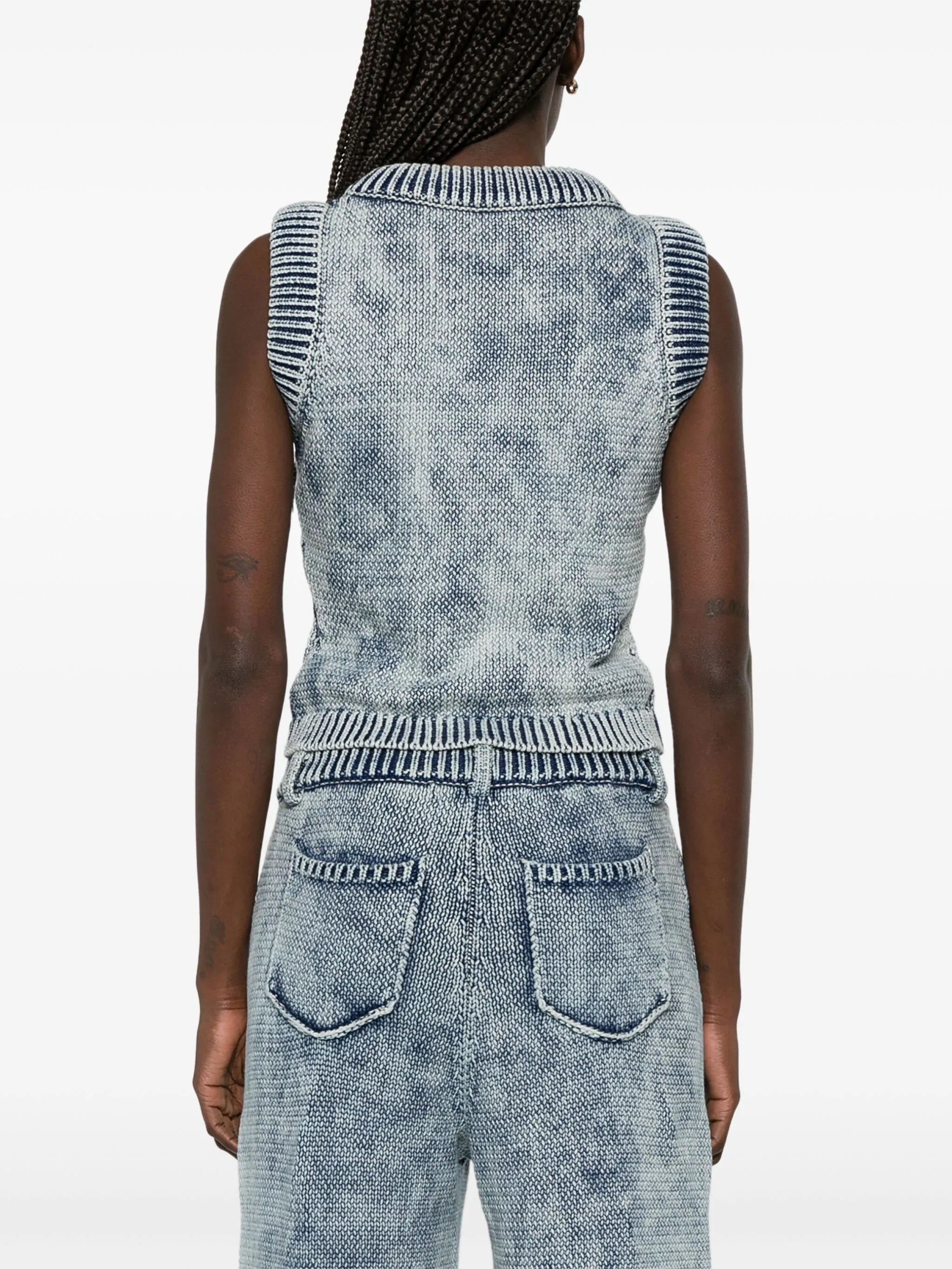 knitted vest