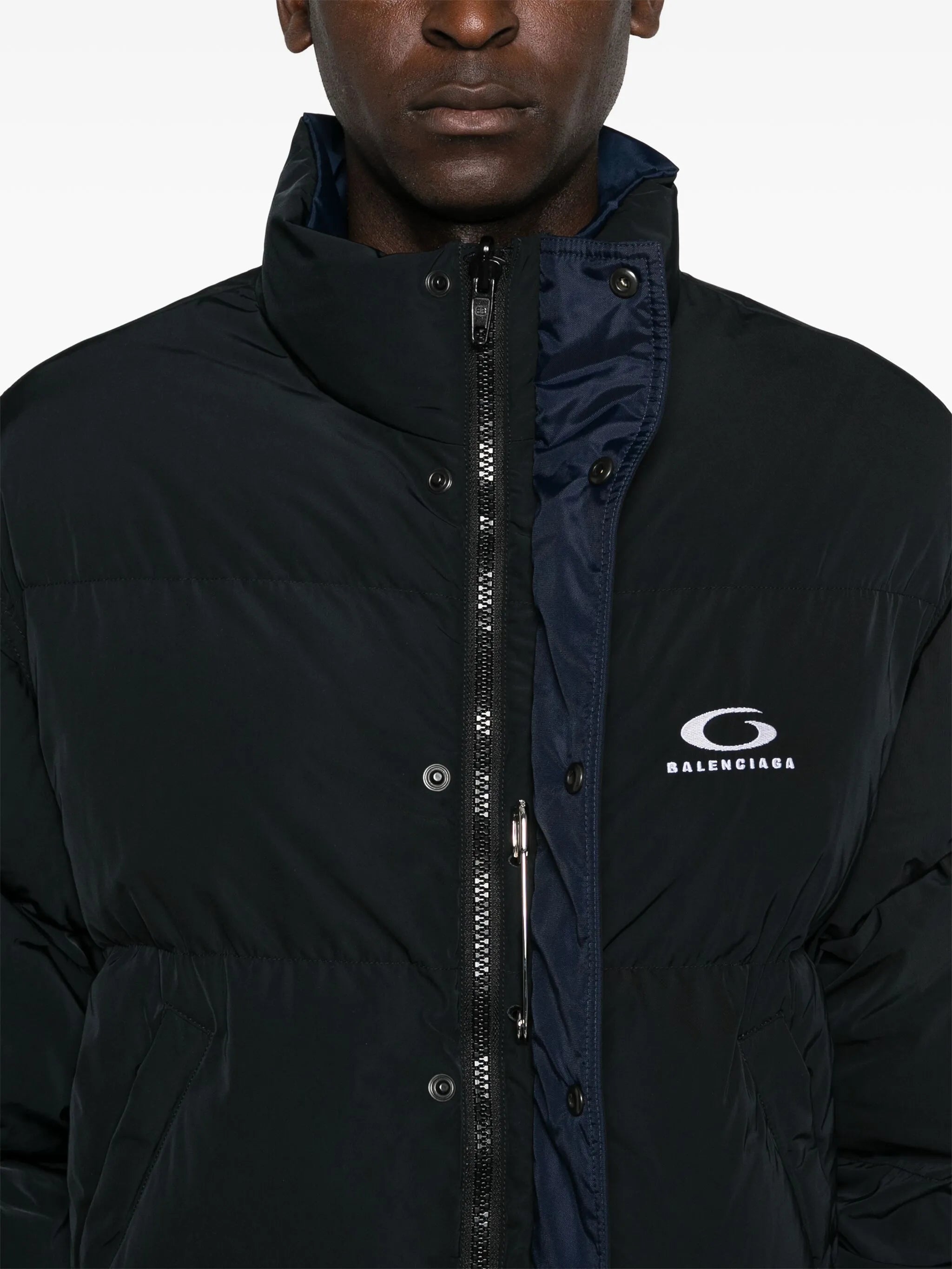 logo-embroidered puffer jacket
