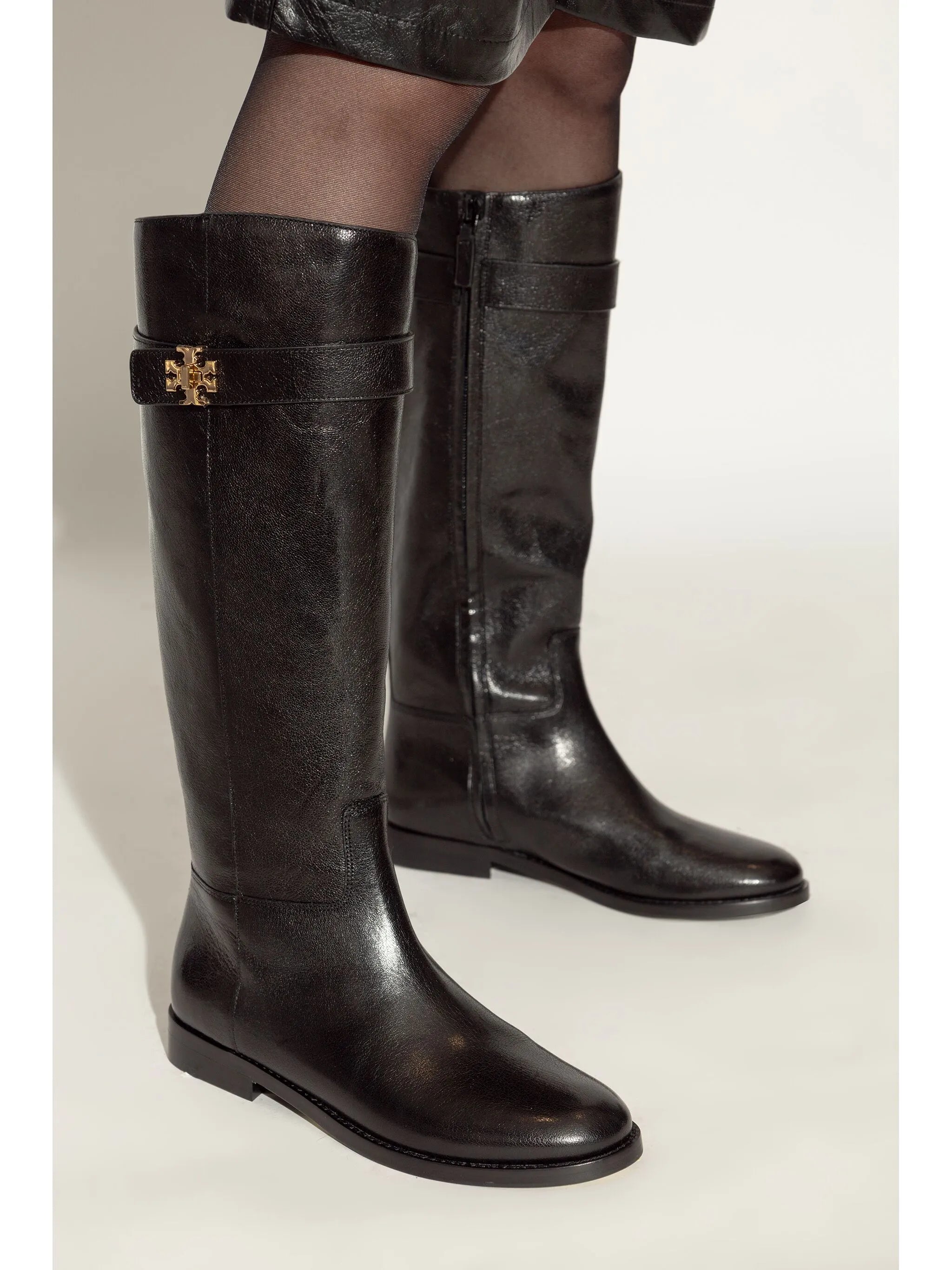 Turnlock riding boots