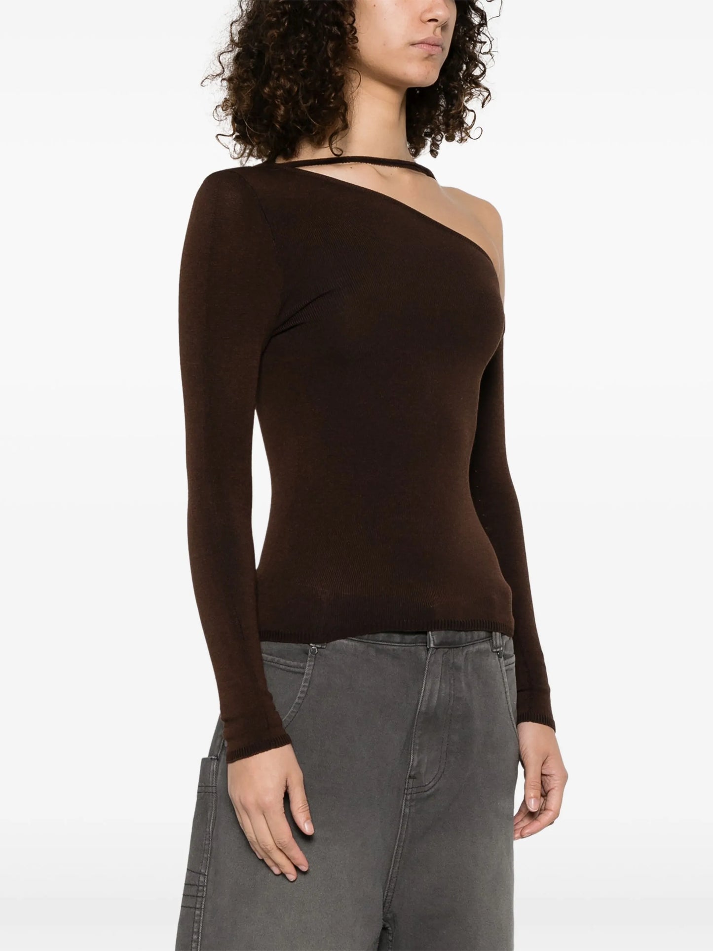 half off-shoulder T-shirt