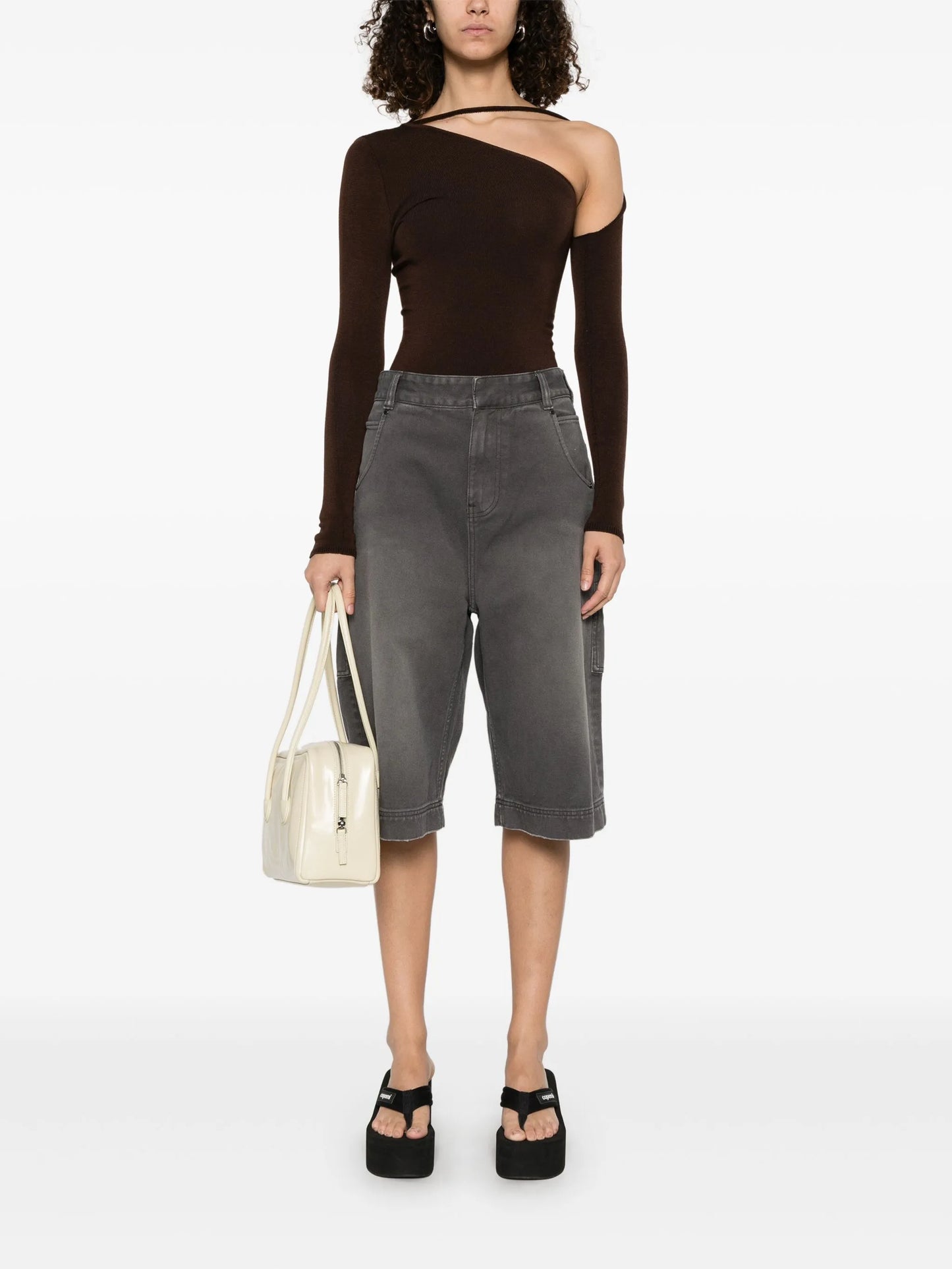 half off-shoulder T-shirt