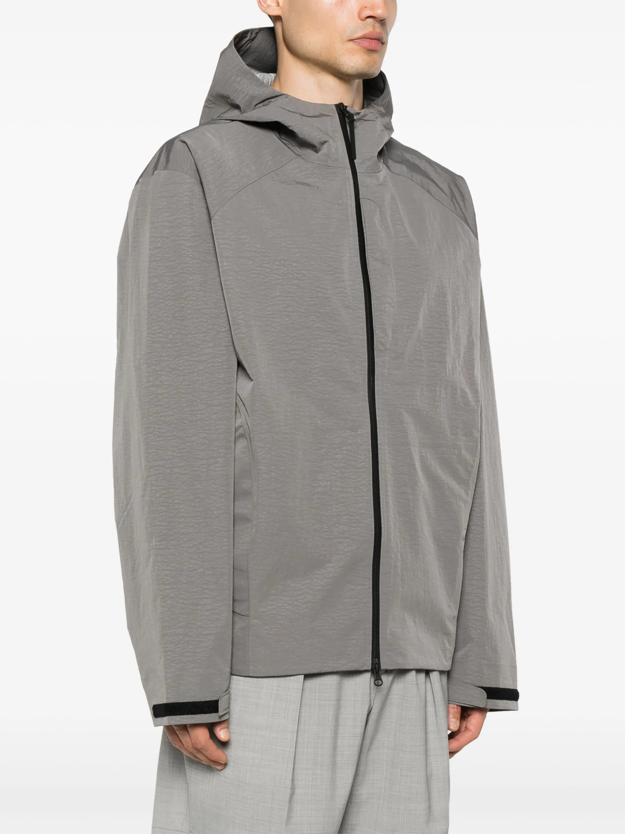 2.5L shell jacket