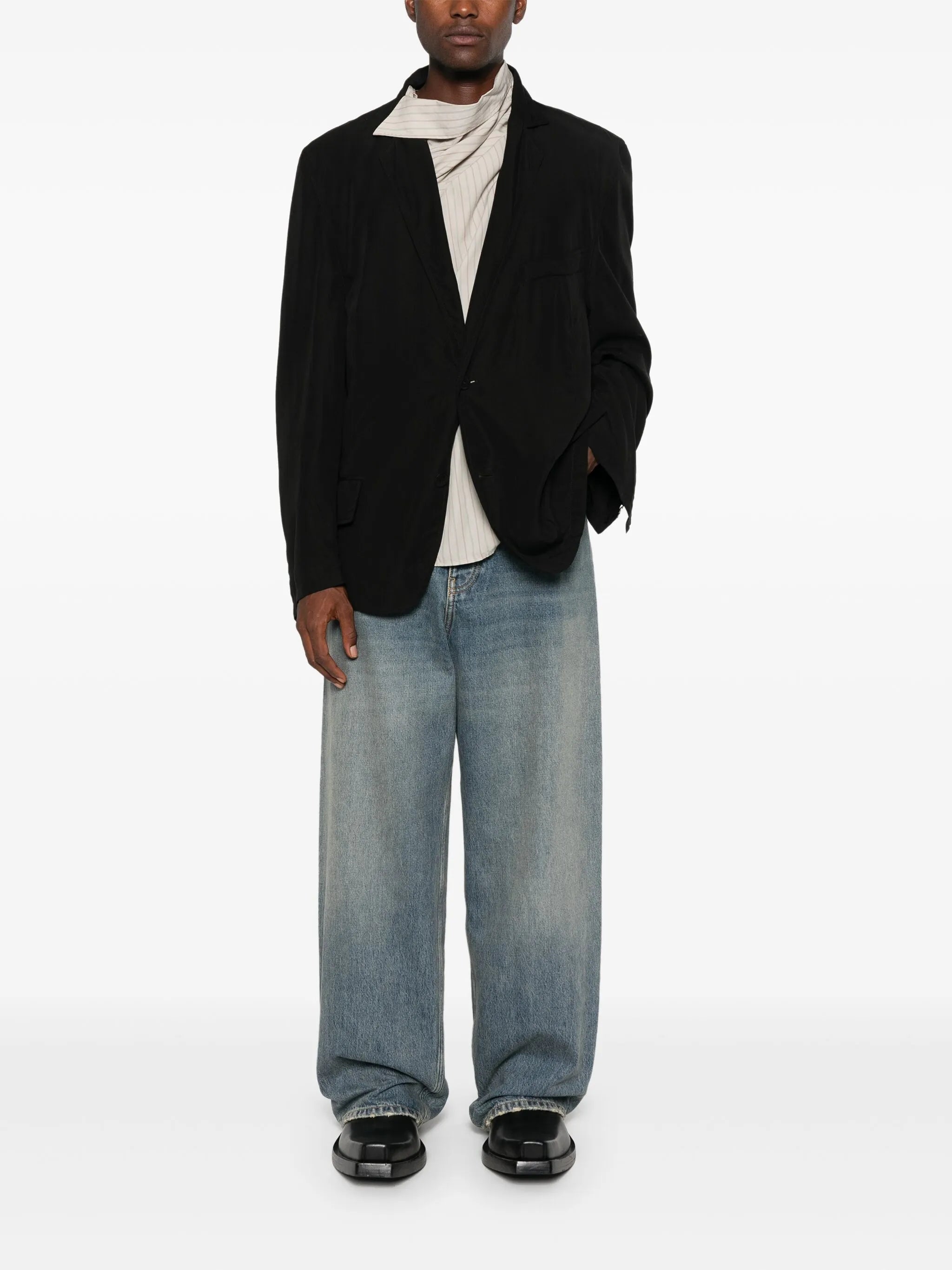 single-breasted blazer