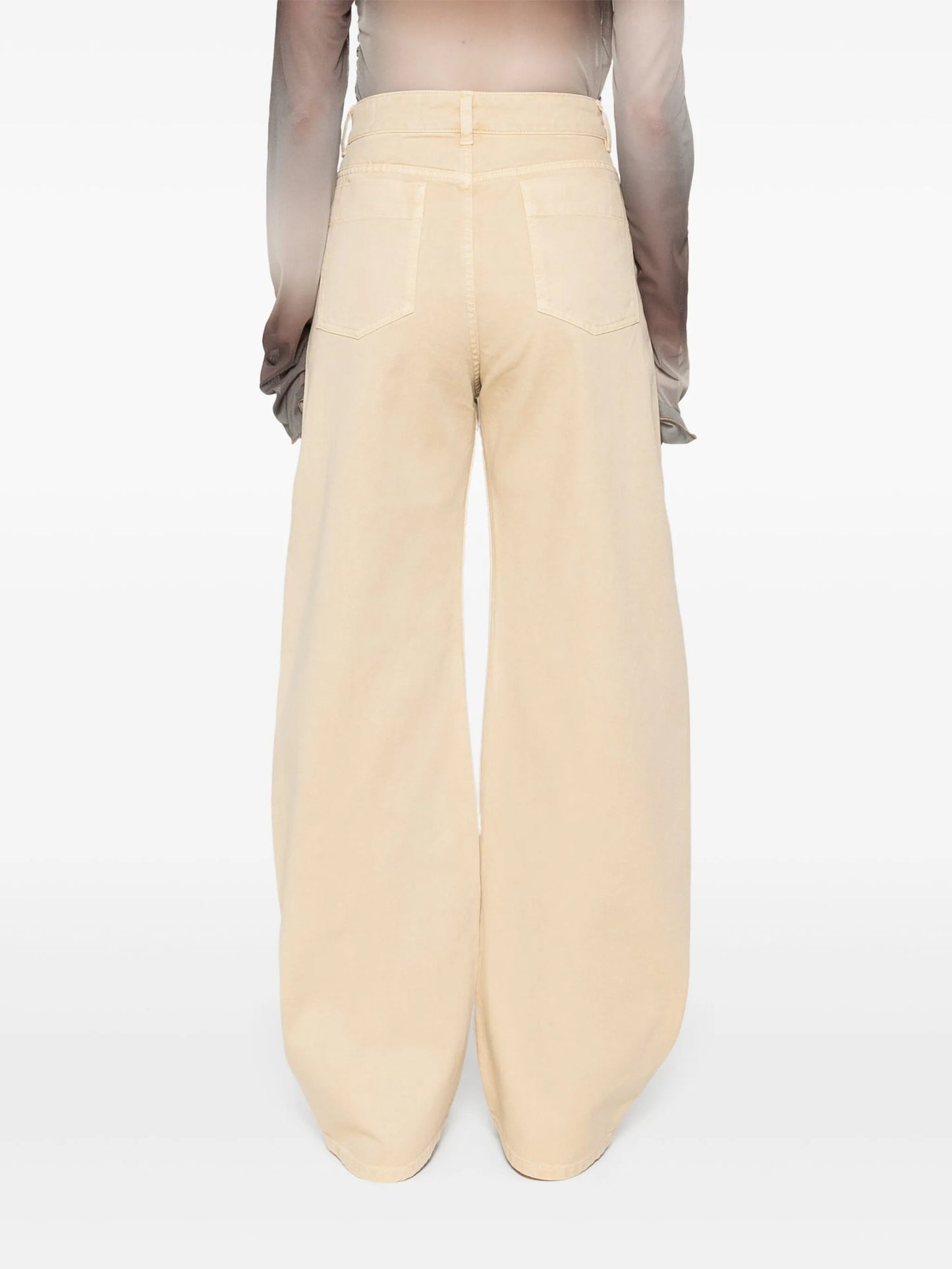 high-waisted curved jeans