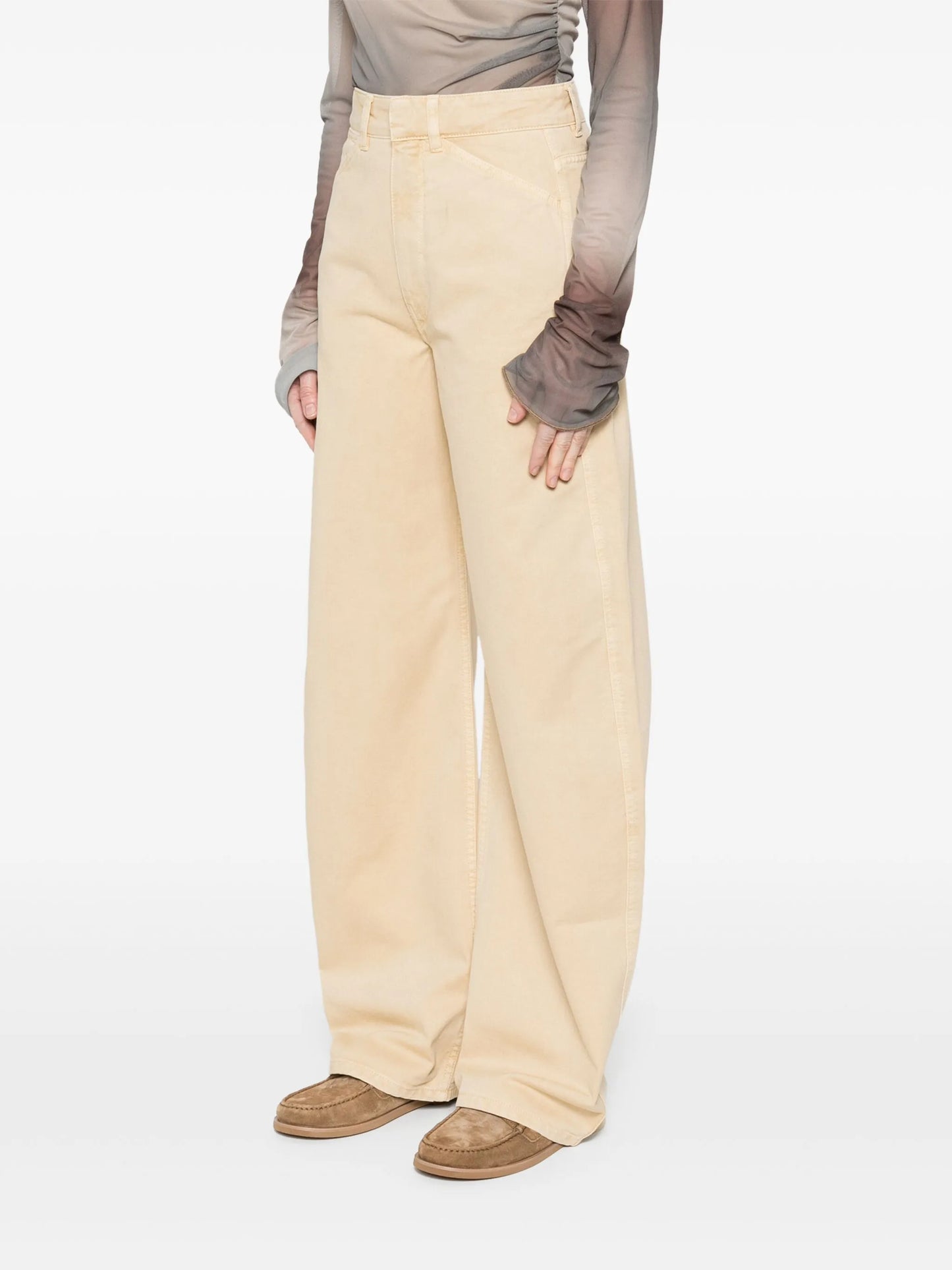 high-waisted curved jeans